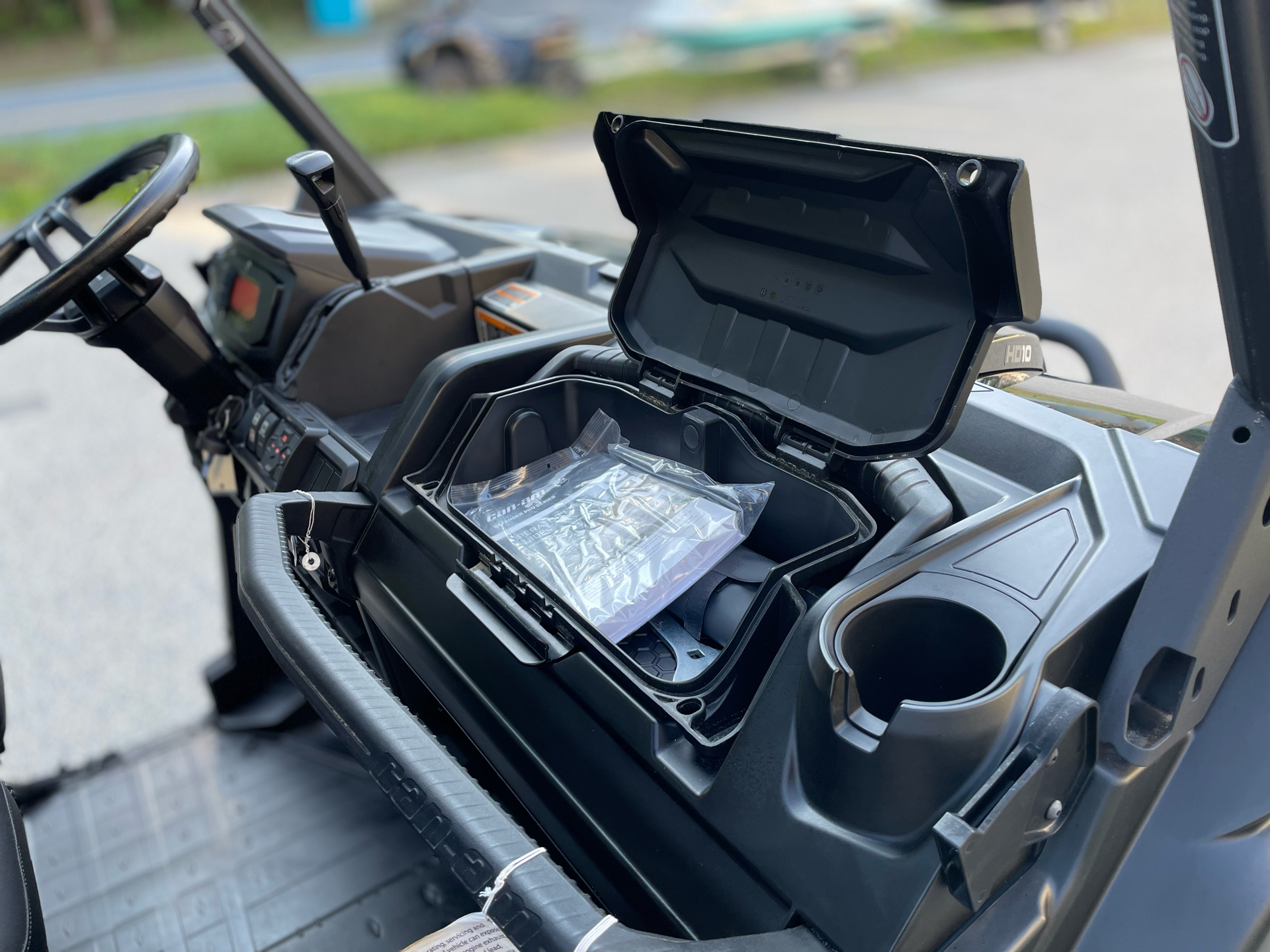 2025 Can-Am Defender PRO XT in Tyngsboro, Massachusetts - Photo 29