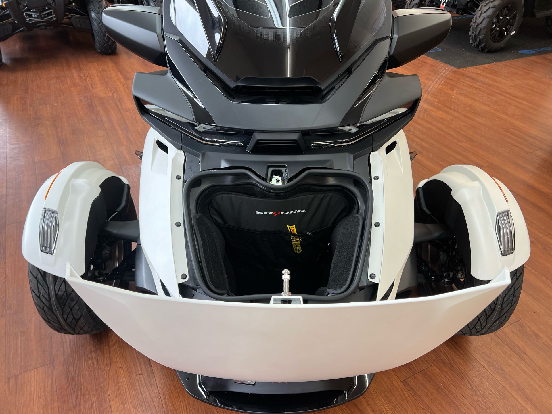 2024 Can-Am Spyder RT Sea-to-Sky in Tyngsboro, Massachusetts - Photo 7