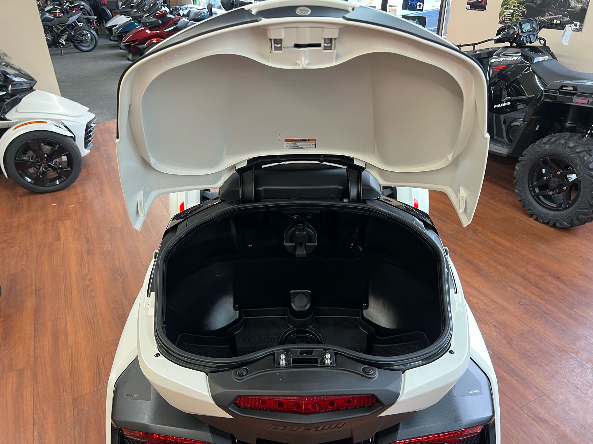 2024 Can-Am Spyder RT Sea-to-Sky in Tyngsboro, Massachusetts - Photo 9