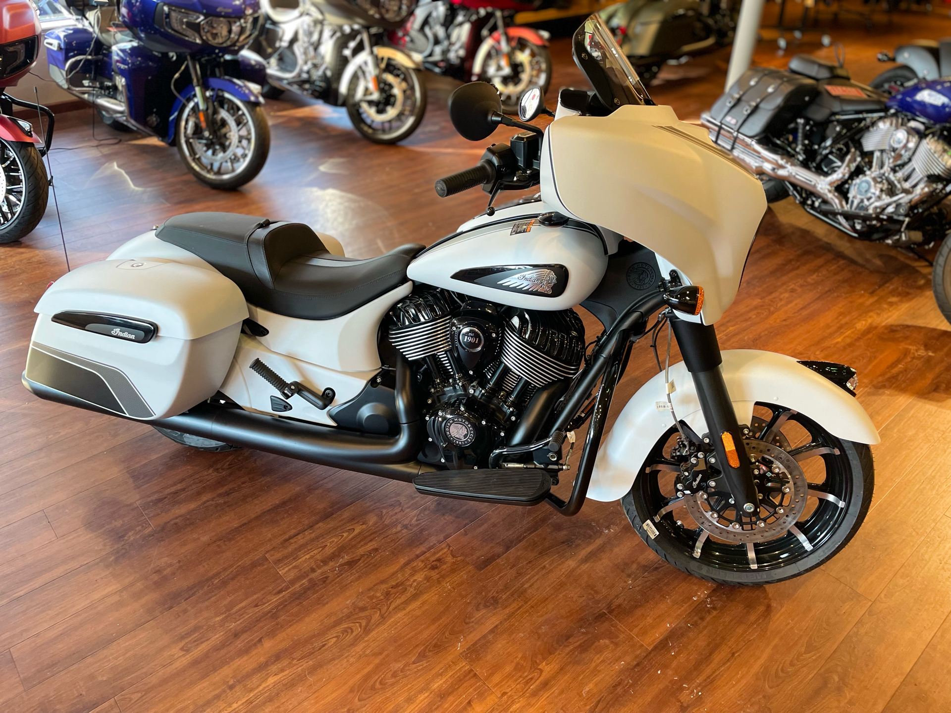 2024 Indian Motorcycle Chieftain® Dark Horse® in Tyngsboro, Massachusetts - Photo 4