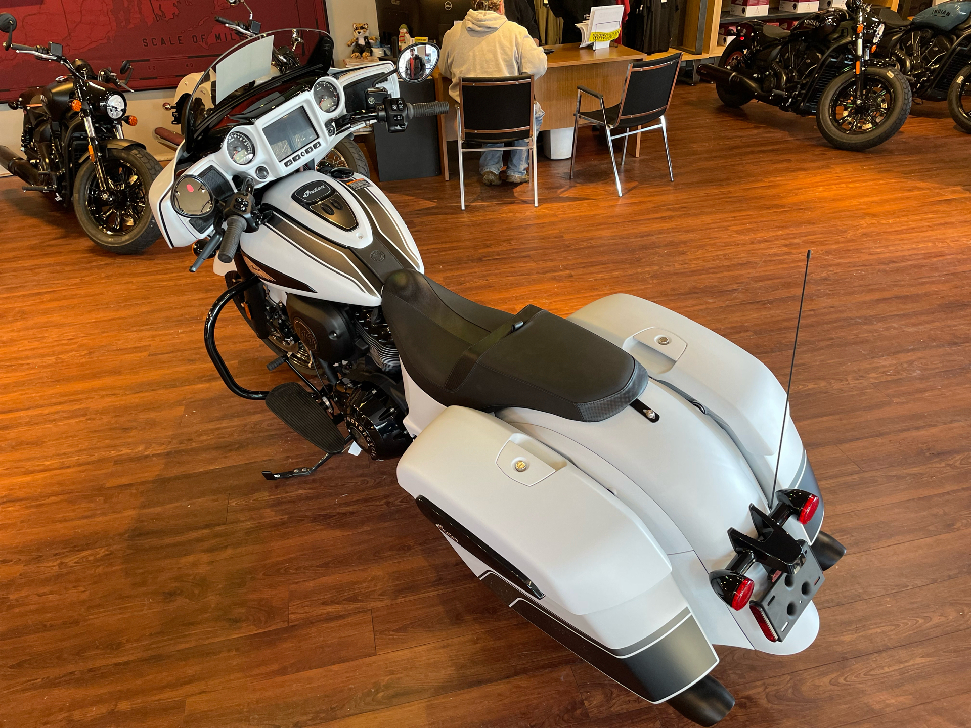 2024 Indian Motorcycle Chieftain® Dark Horse® in Tyngsboro, Massachusetts - Photo 6