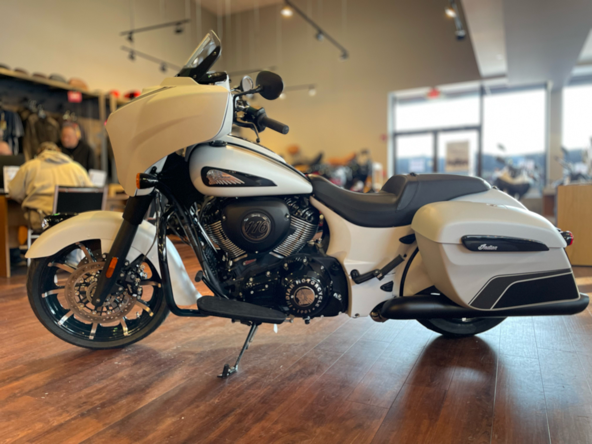 2024 Indian Motorcycle Chieftain® Dark Horse® in Tyngsboro, Massachusetts - Photo 7