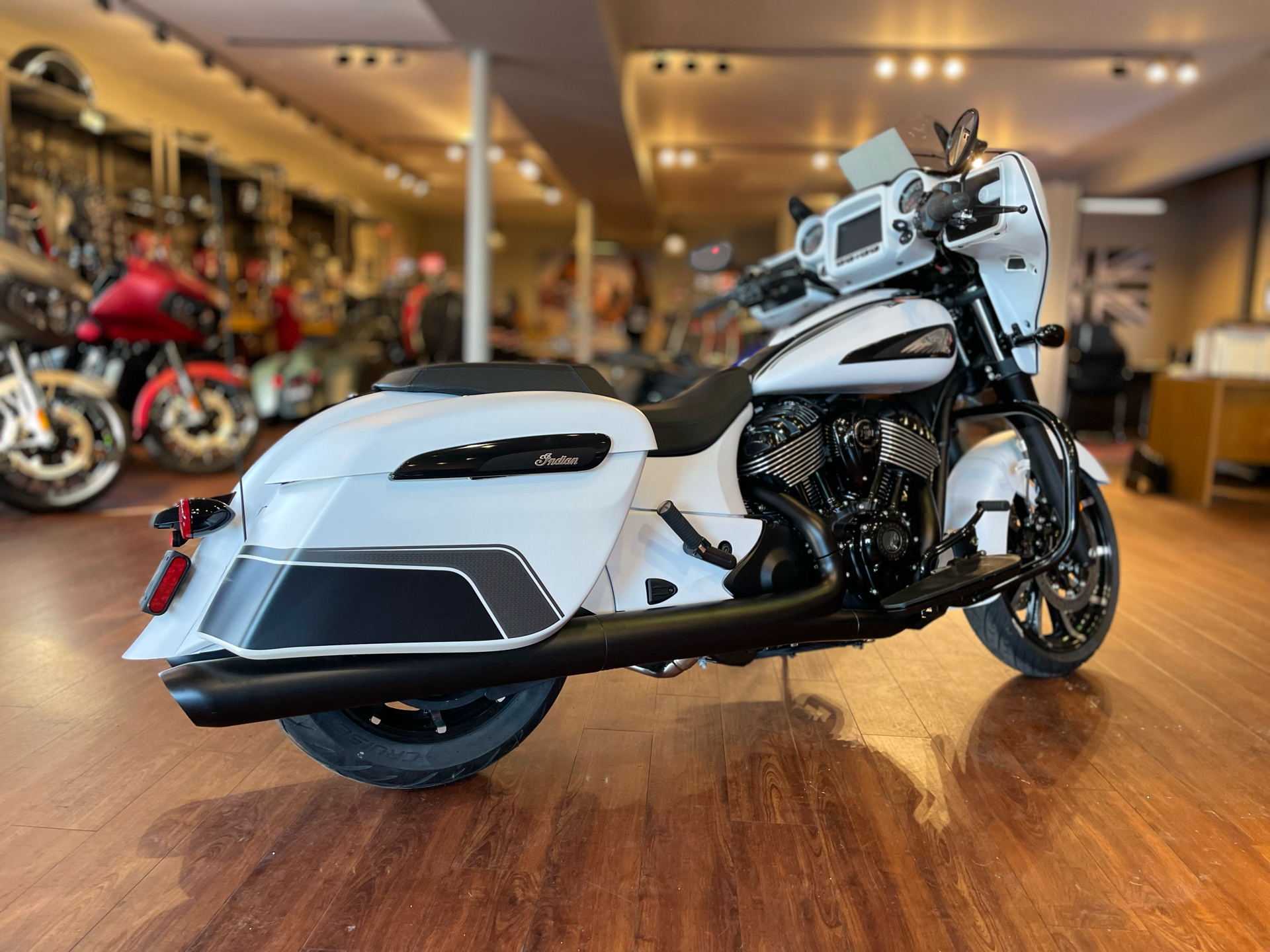 2024 Indian Motorcycle Chieftain® Dark Horse® in Tyngsboro, Massachusetts - Photo 14