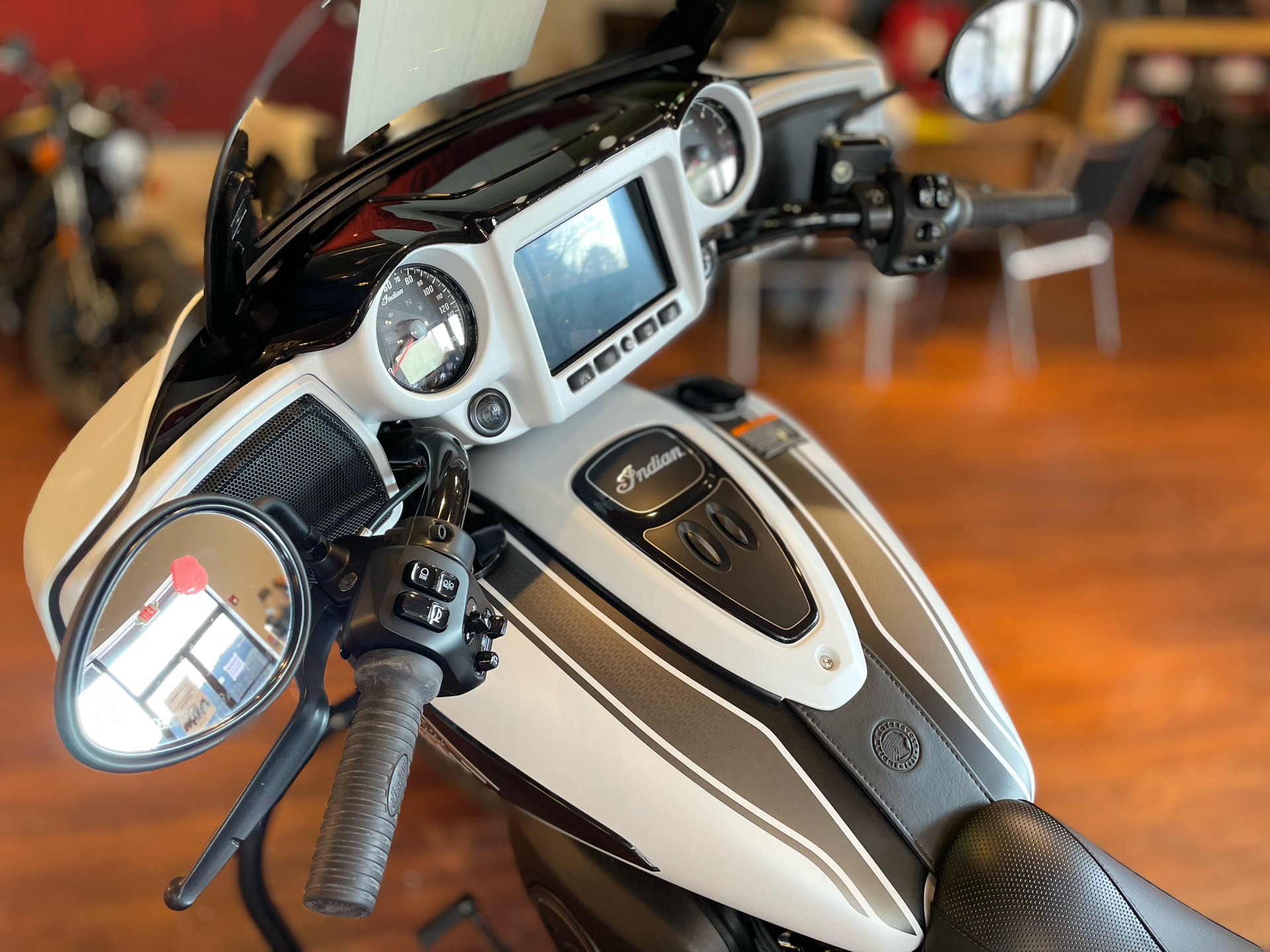 2024 Indian Motorcycle Chieftain® Dark Horse® in Tyngsboro, Massachusetts - Photo 16