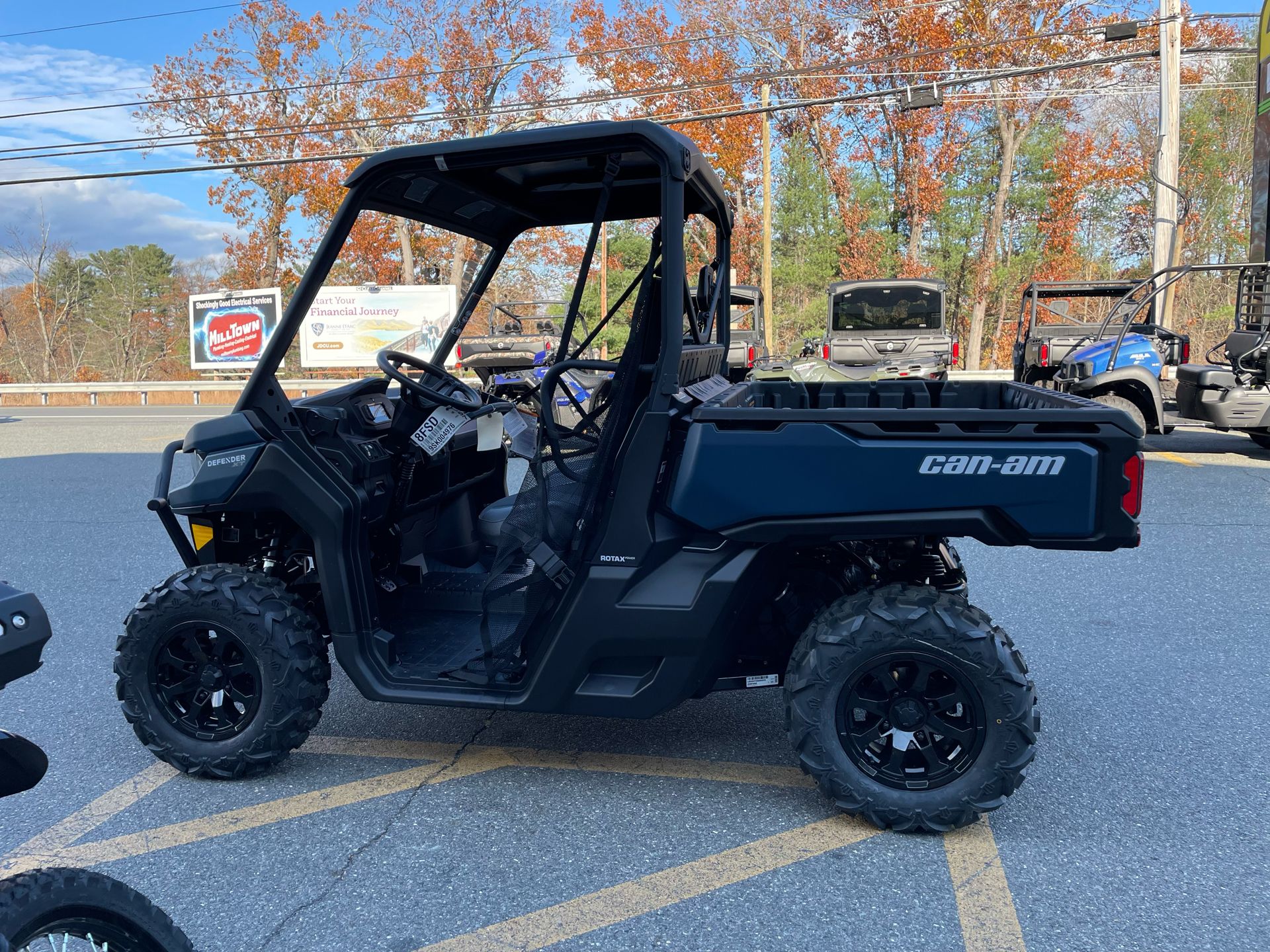 2025 Can-Am Defender XT HD9 in Tyngsboro, Massachusetts - Photo 7