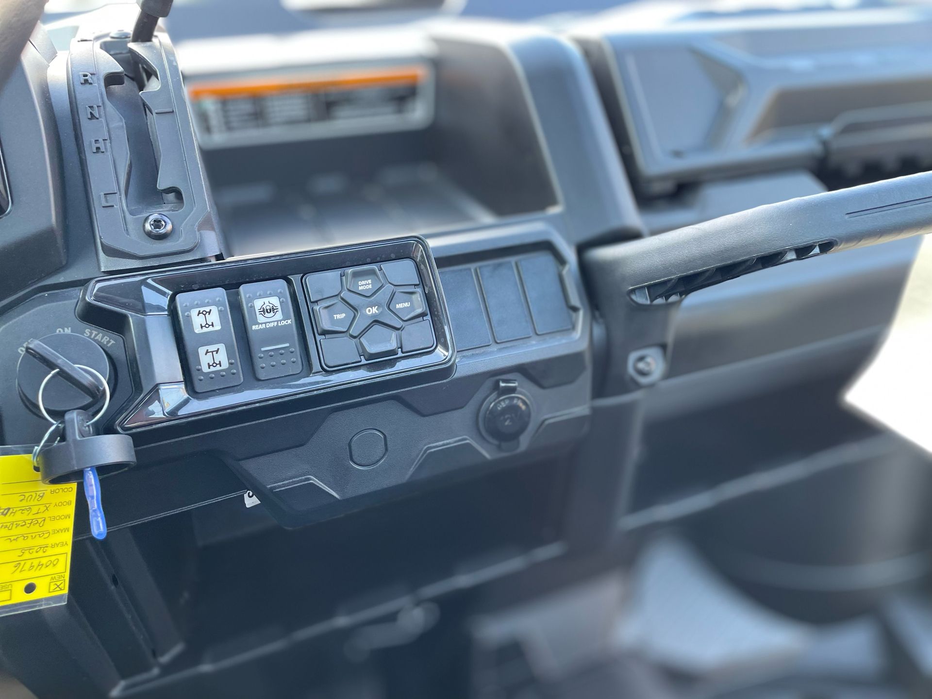 2025 Can-Am Defender XT HD9 in Tyngsboro, Massachusetts - Photo 16