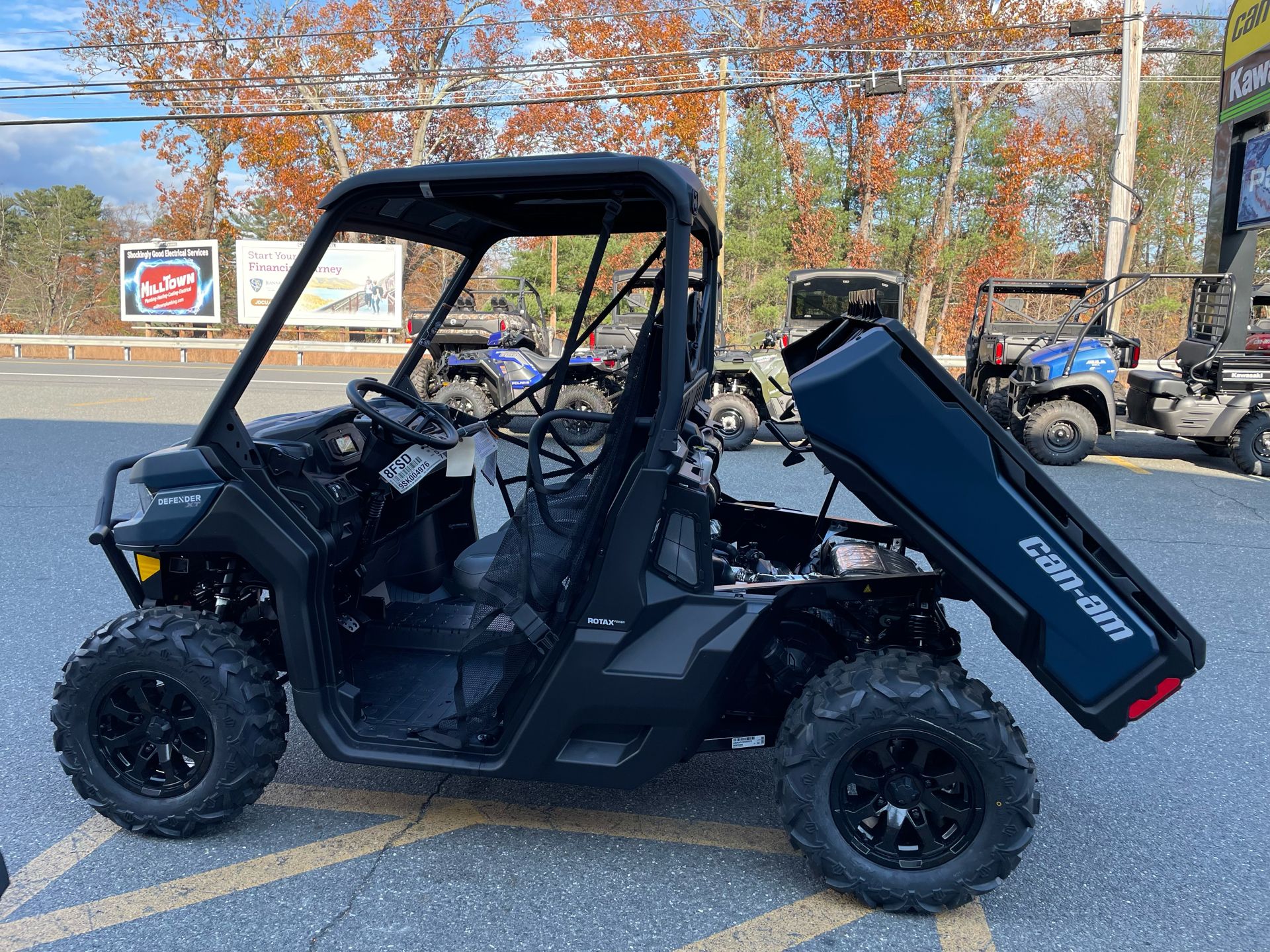 2025 Can-Am Defender XT HD9 in Tyngsboro, Massachusetts - Photo 17