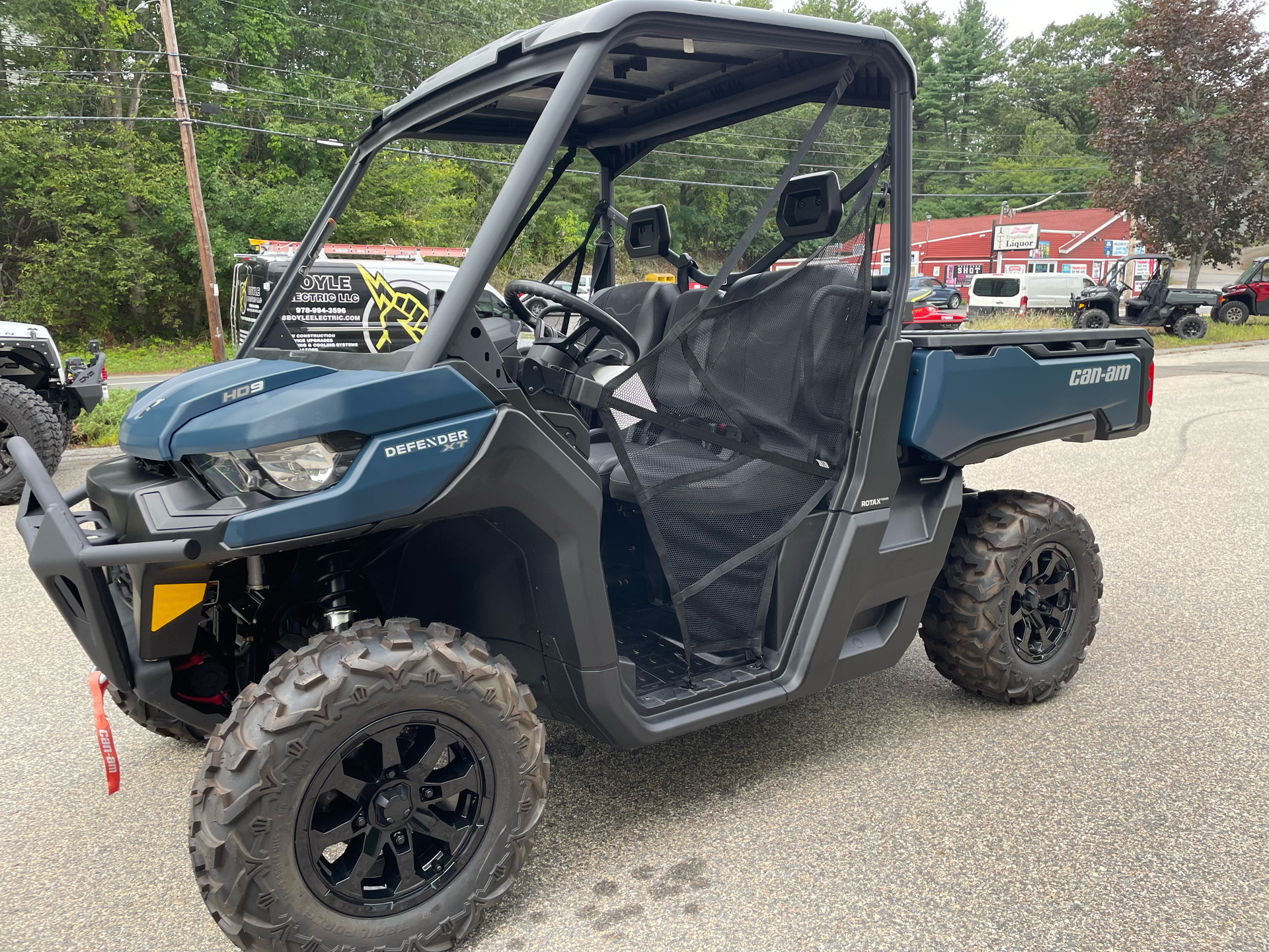 2025 Can-Am Defender XT HD9 in Tyngsboro, Massachusetts - Photo 8