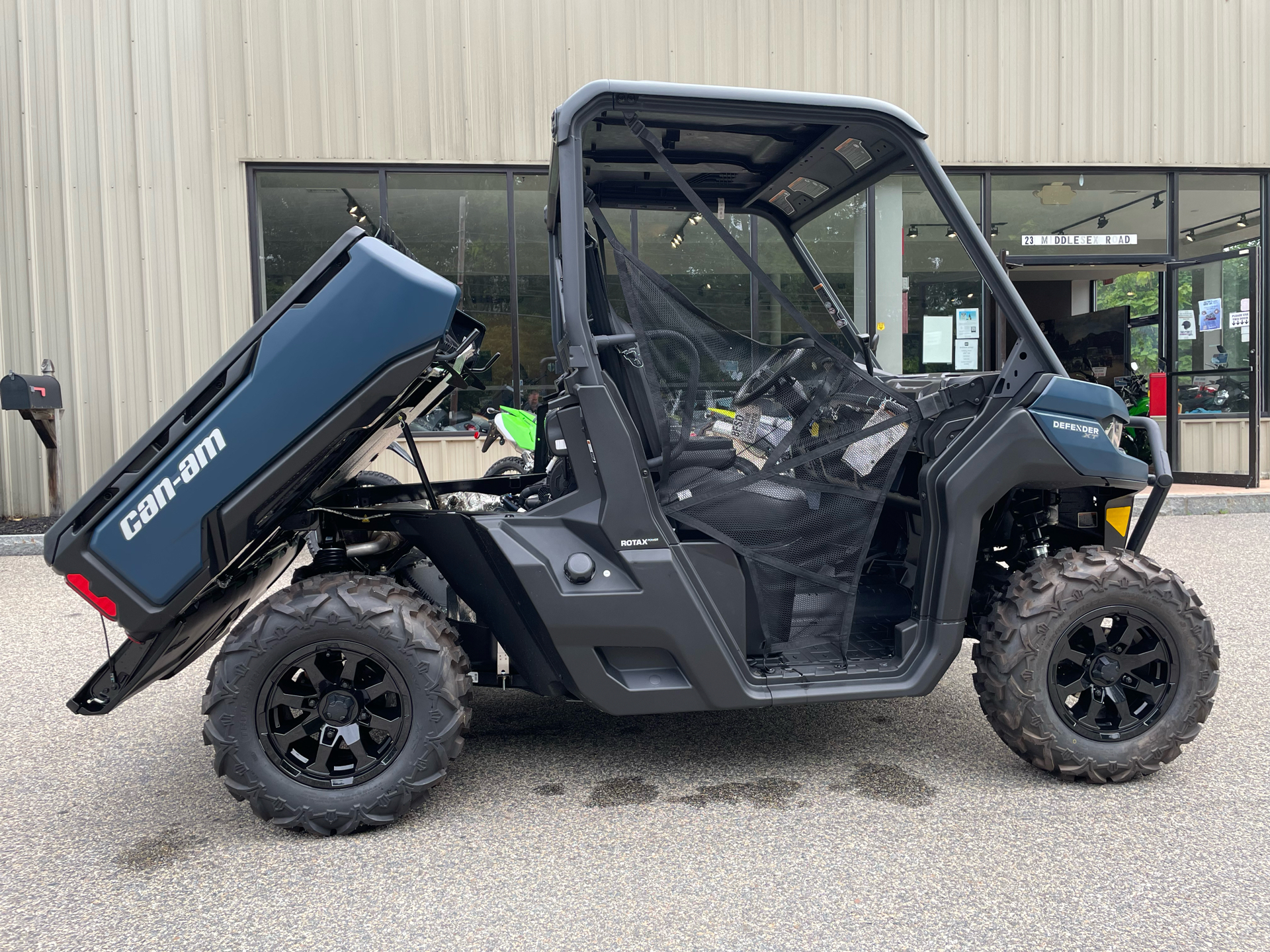 2025 Can-Am Defender XT HD9 in Tyngsboro, Massachusetts - Photo 17