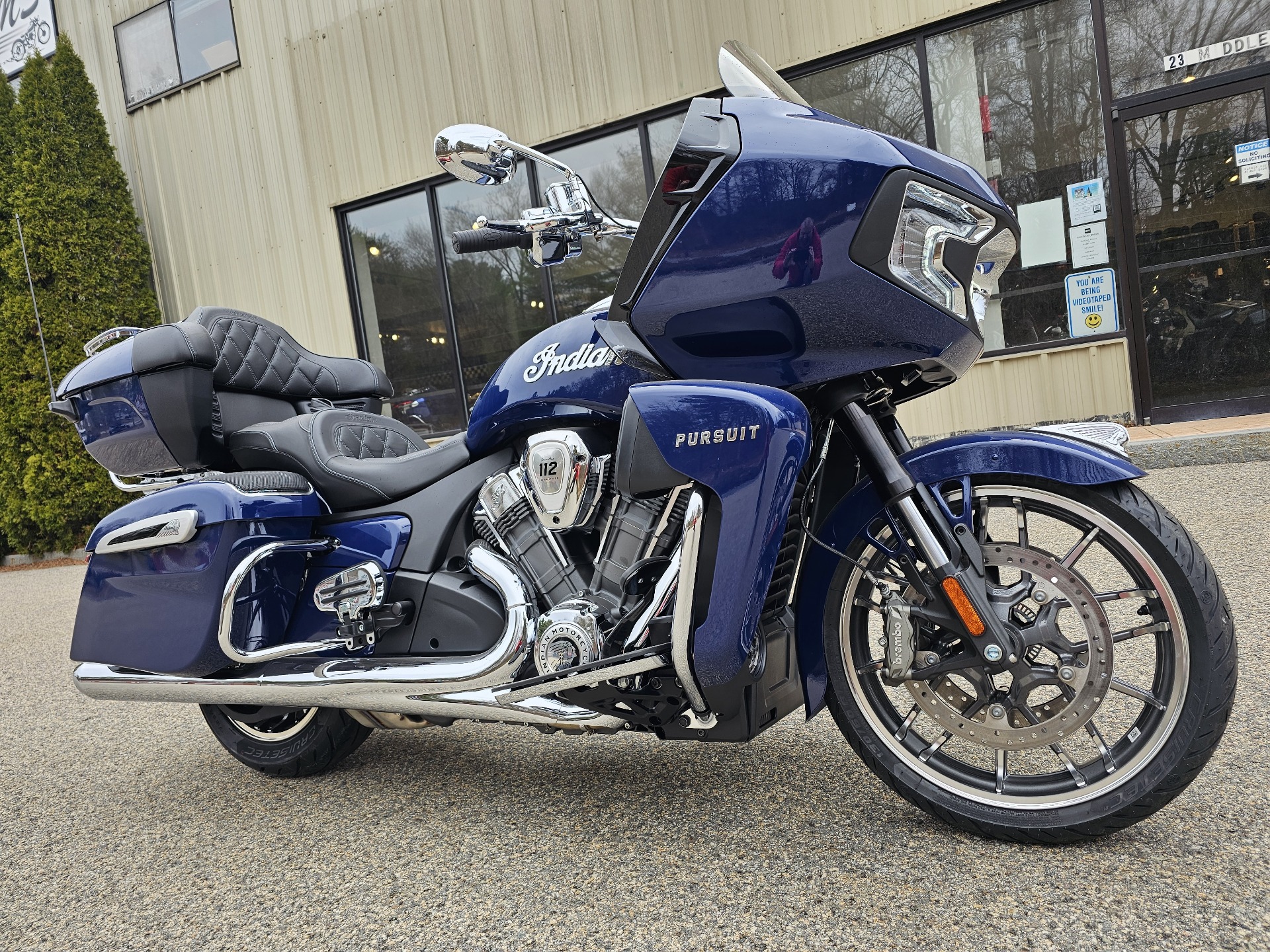 2025 Indian Motorcycle Pursuit® Limited® with 112 and Powerband Audio Package in Tyngsboro, Massachusetts - Photo 2