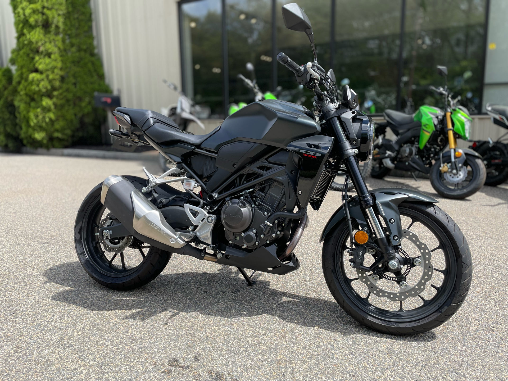 2024 Honda CB300R ABS in Tyngsboro, Massachusetts - Photo 2