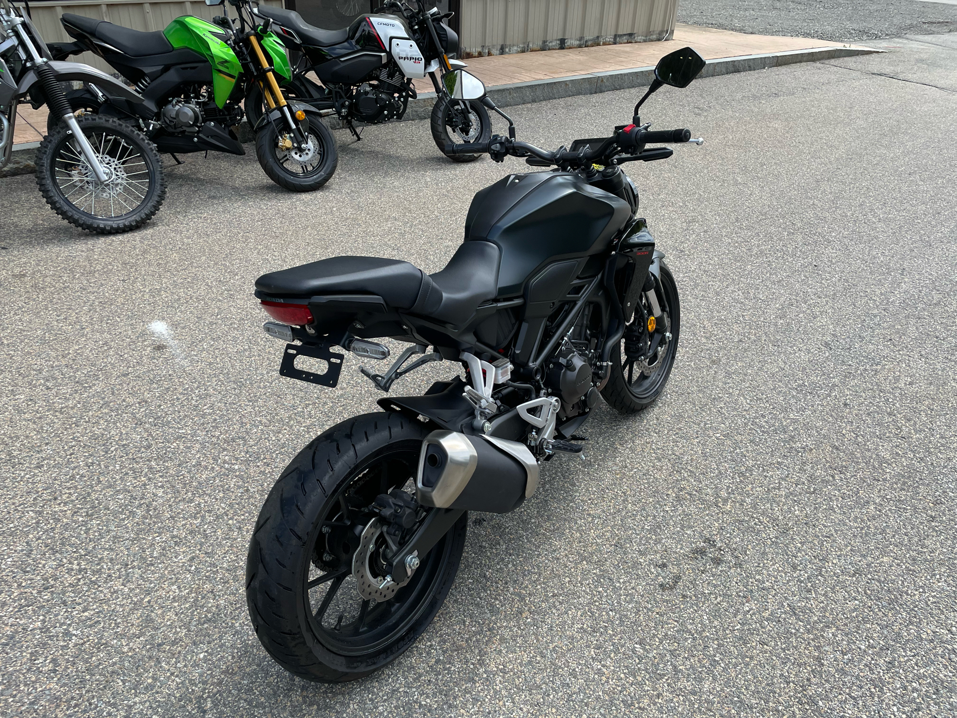 2024 Honda CB300R ABS in Tyngsboro, Massachusetts - Photo 10
