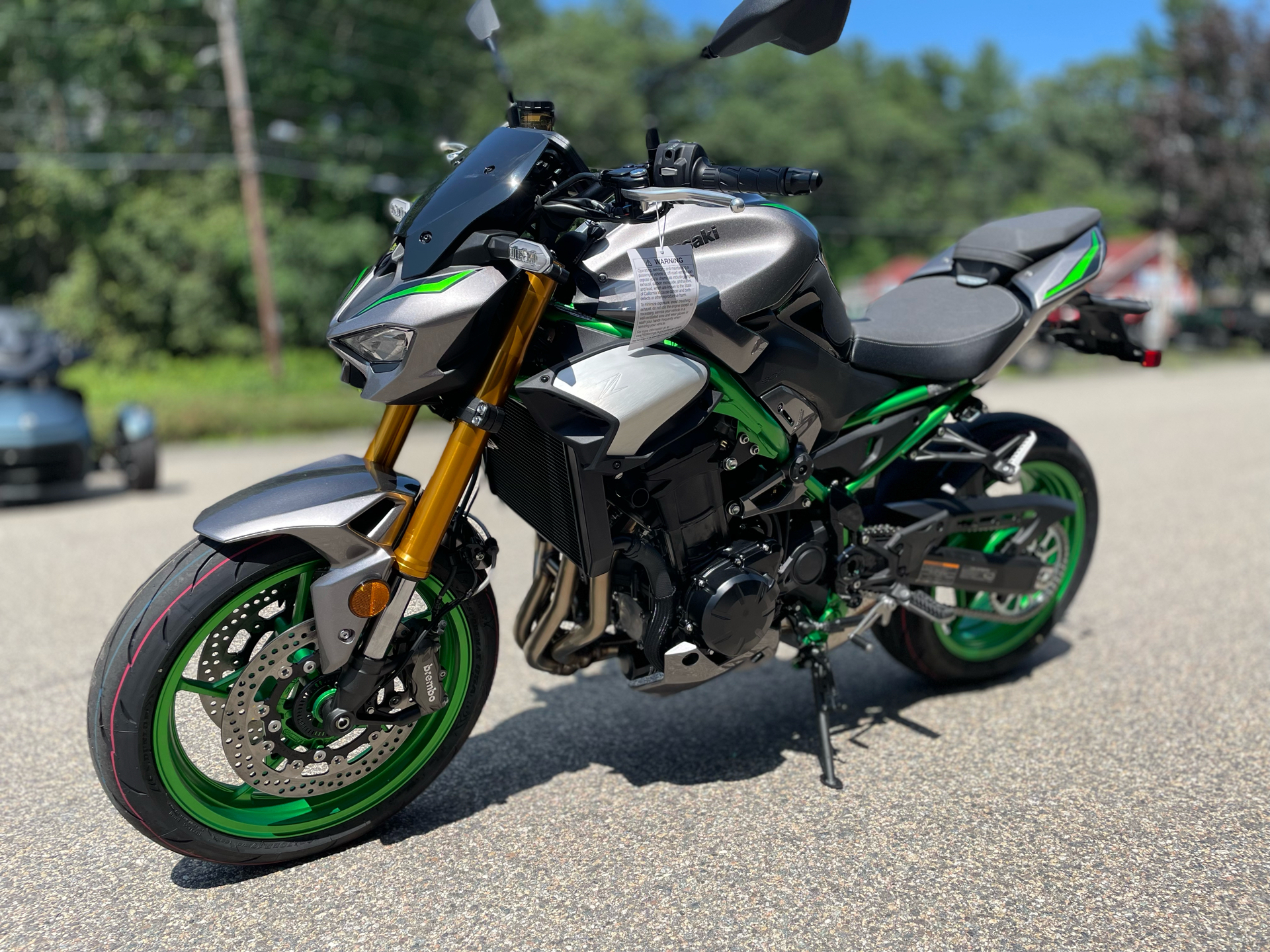 2025 Kawasaki Z900 SE ABS in Tyngsboro, Massachusetts - Photo 2