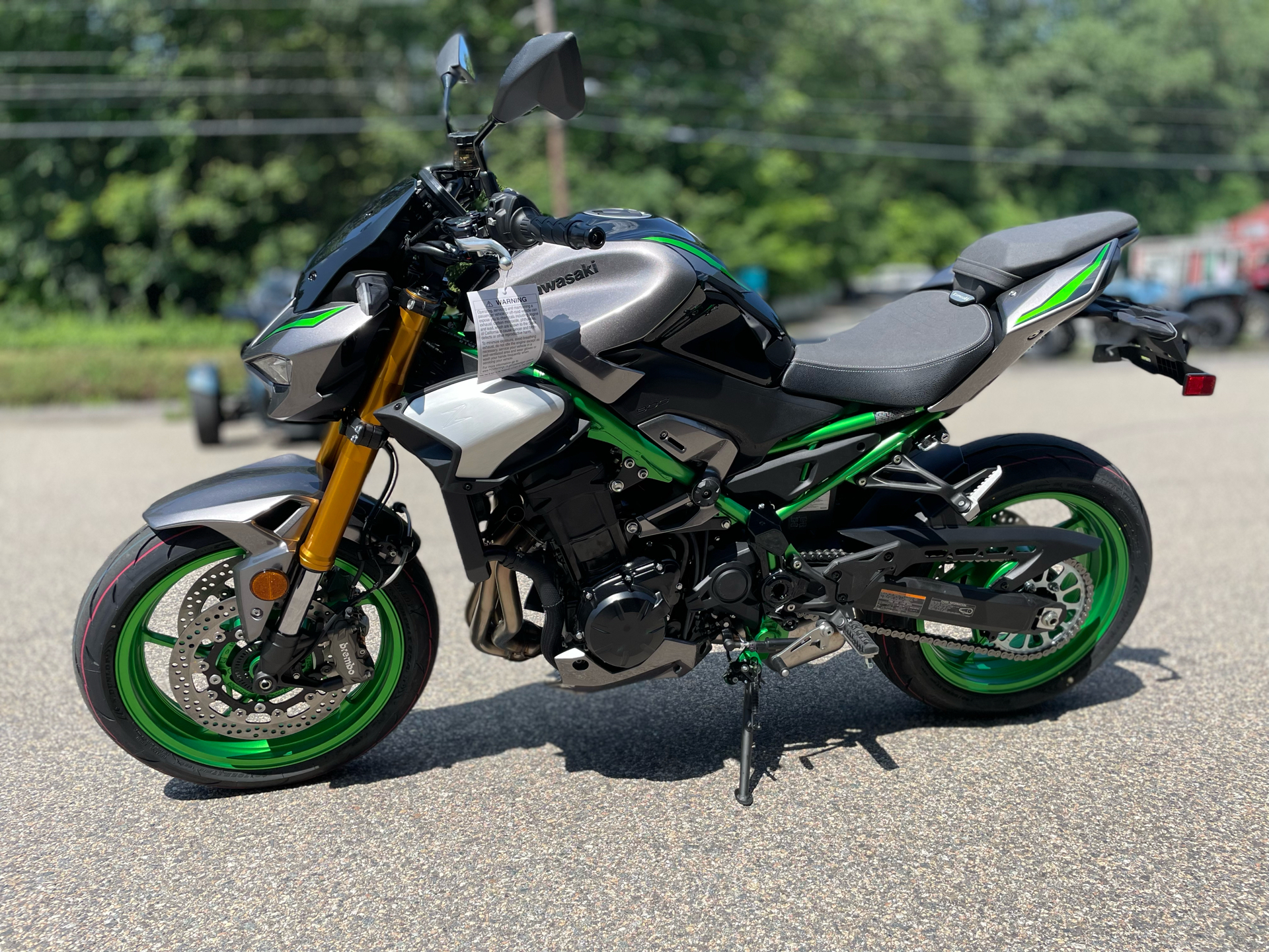2025 Kawasaki Z900 SE ABS in Tyngsboro, Massachusetts - Photo 6