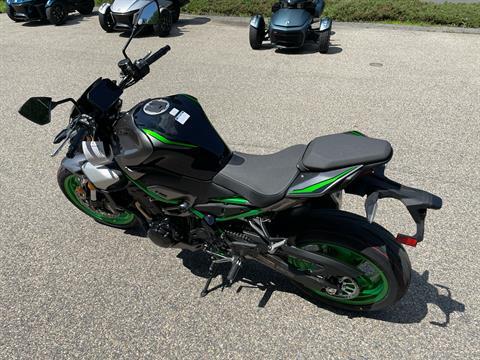 2025 Kawasaki Z900 SE ABS in Tyngsboro, Massachusetts - Photo 10