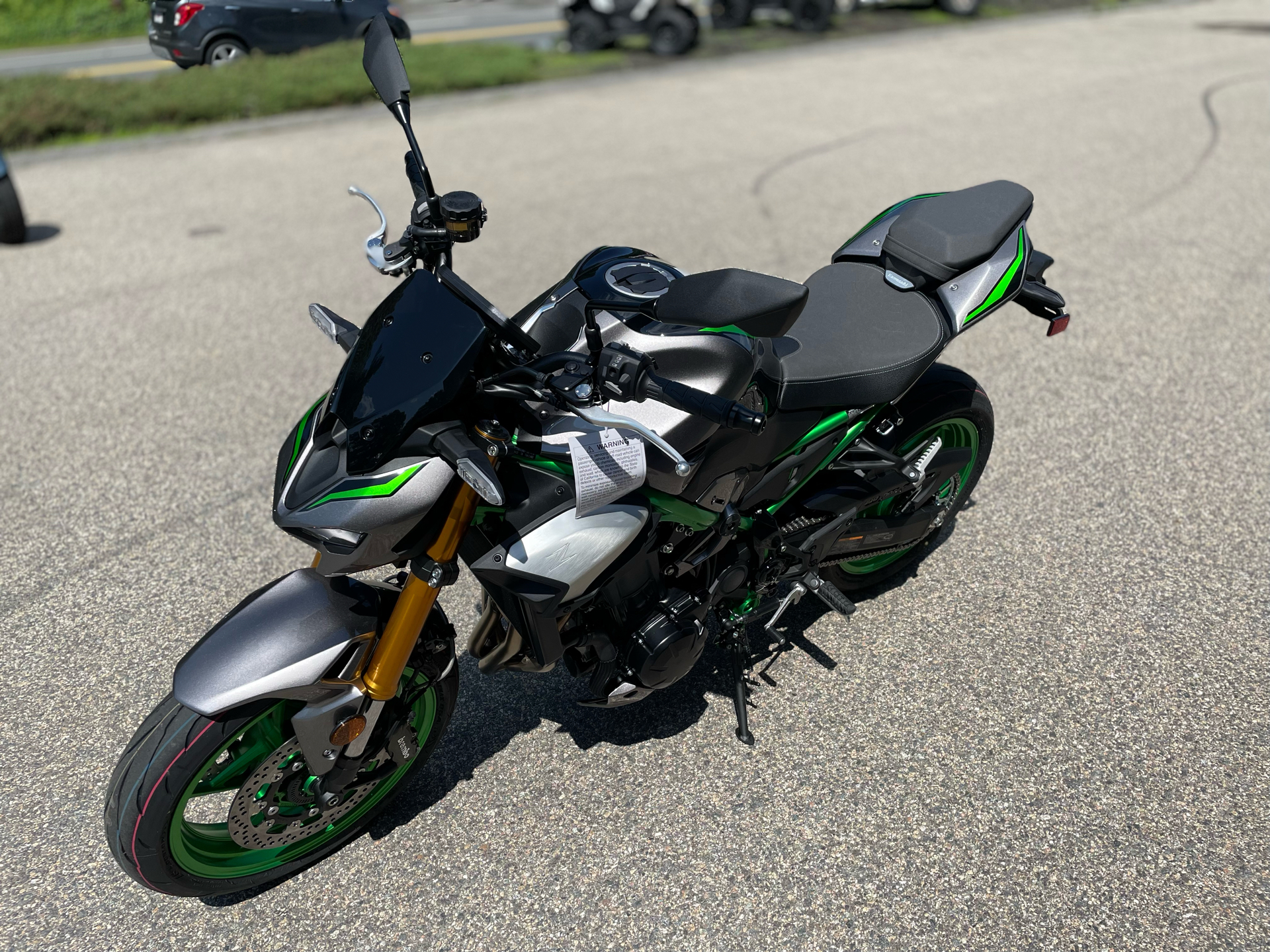 2025 Kawasaki Z900 SE ABS in Tyngsboro, Massachusetts - Photo 11