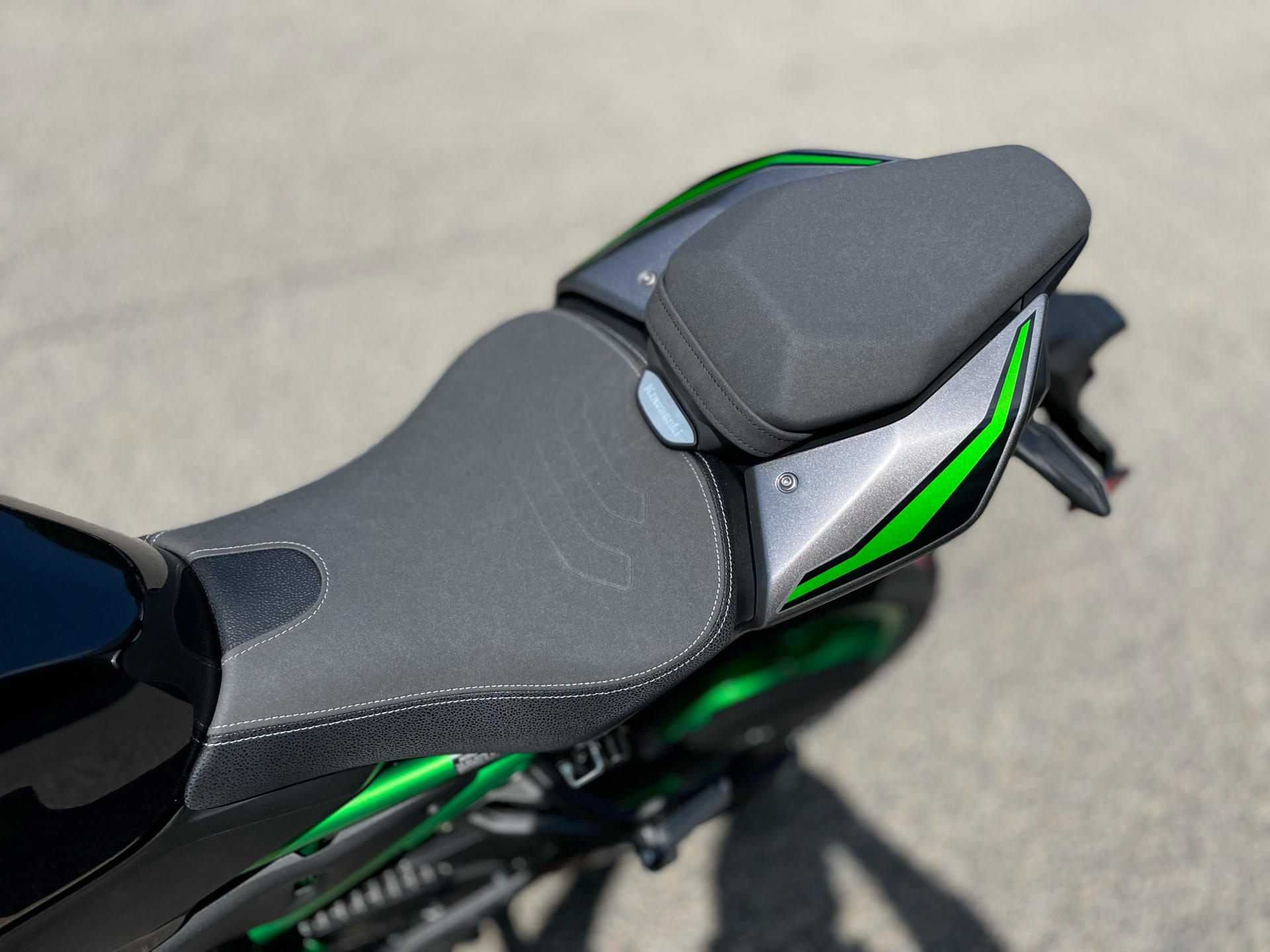 2025 Kawasaki Z900 SE ABS in Tyngsboro, Massachusetts - Photo 12