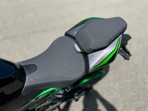2025 Kawasaki Z900 SE ABS in Tyngsboro, Massachusetts - Photo 12