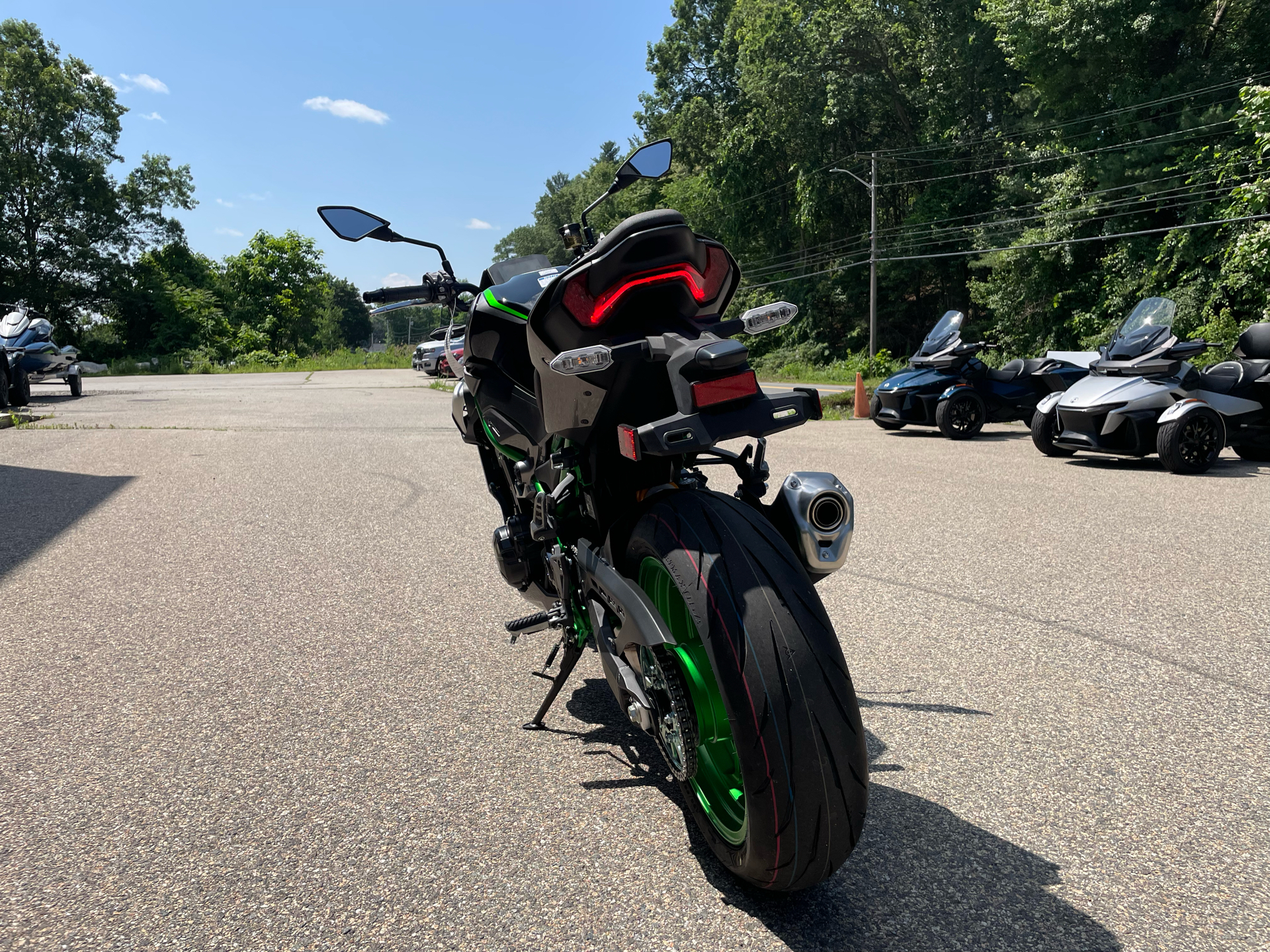 2025 Kawasaki Z900 SE ABS in Tyngsboro, Massachusetts - Photo 19