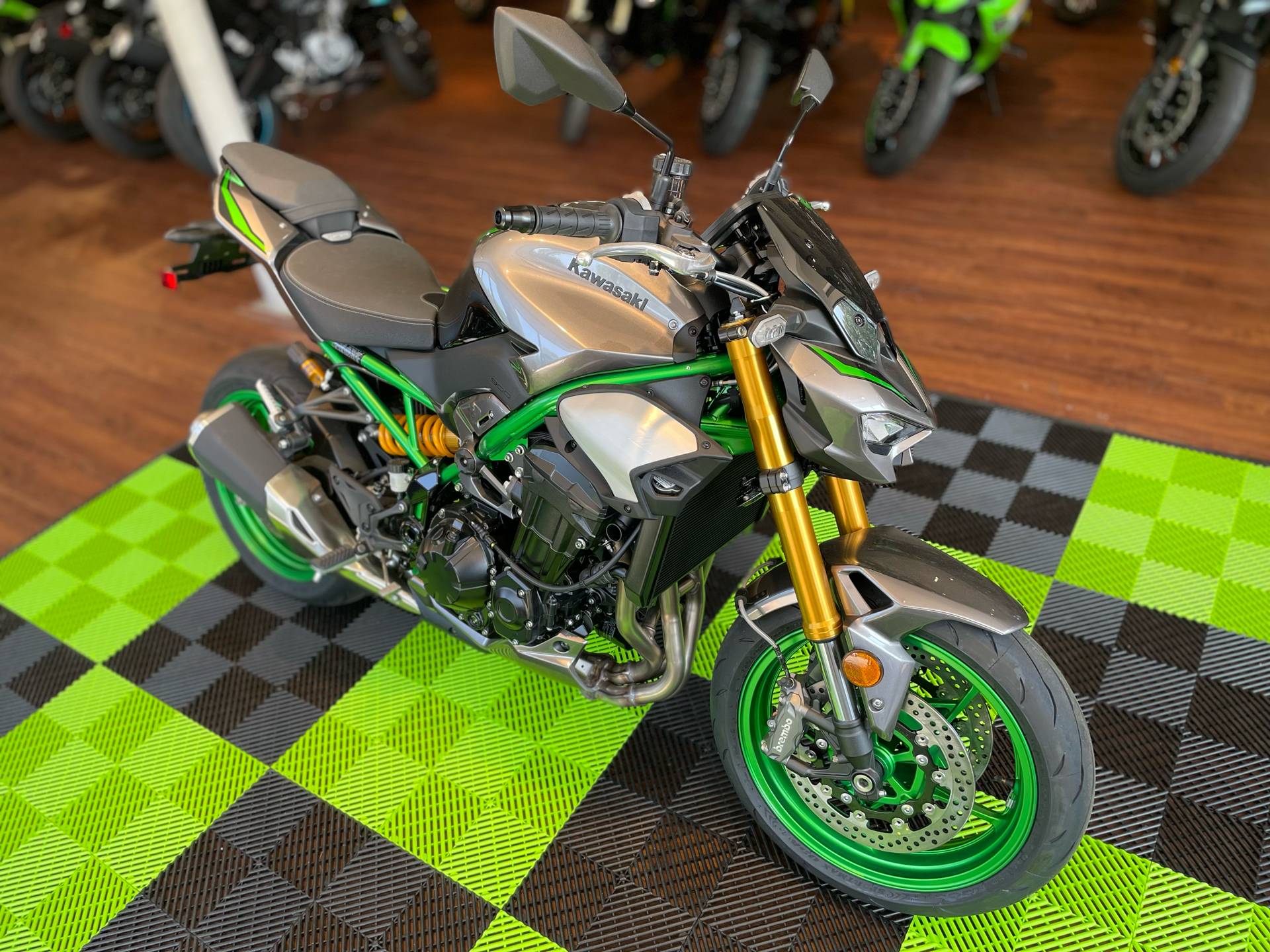 2025 Kawasaki Z900 SE ABS in Tyngsboro, Massachusetts - Photo 7