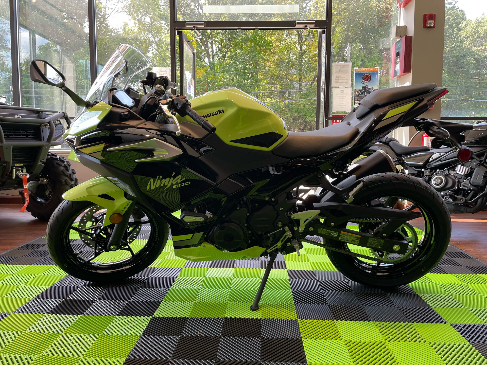 2026 Kawasaki Ninja 500 SE ABS in Tyngsboro, Massachusetts - Photo 2