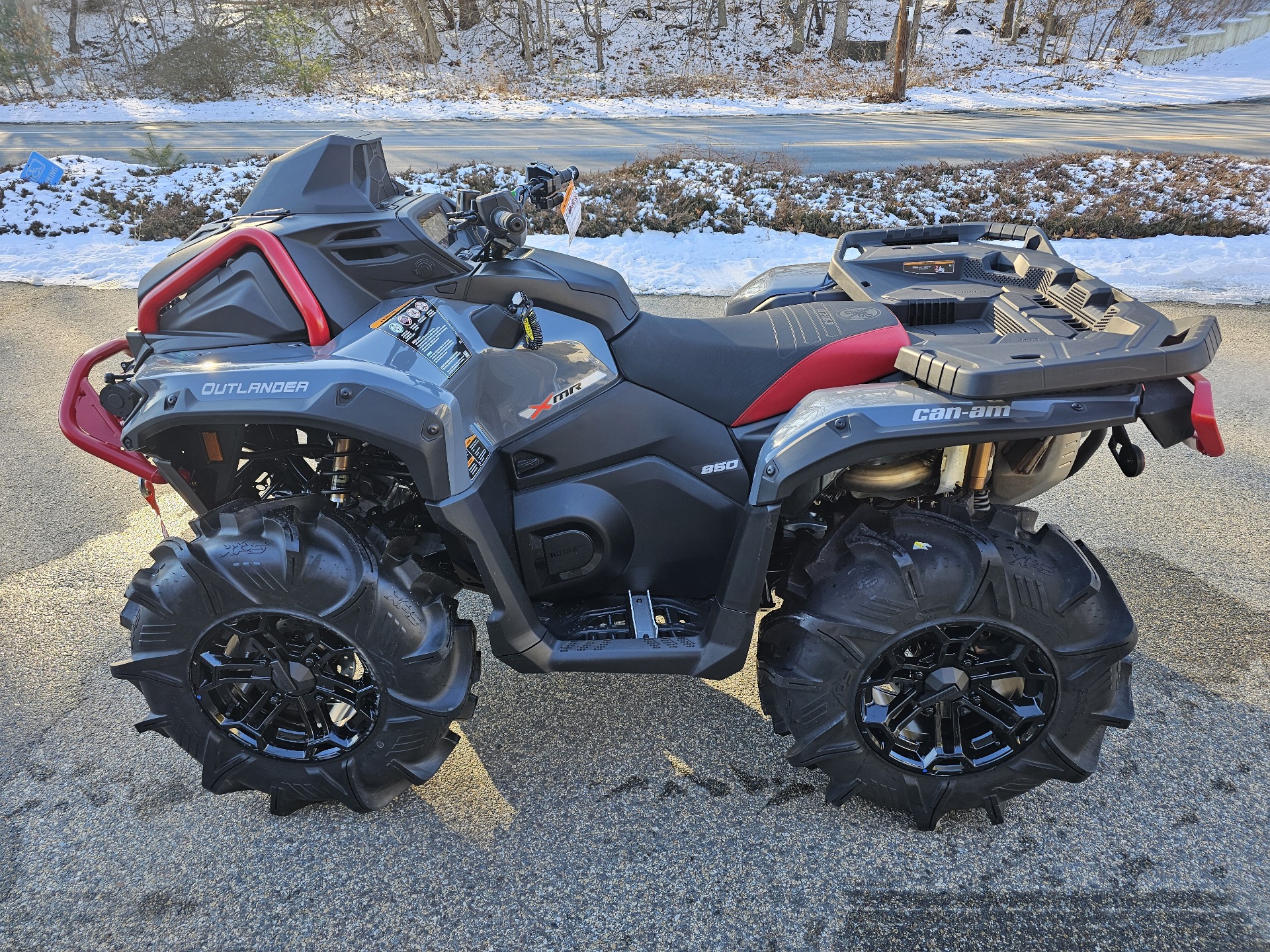 2025 Can-Am Outlander X MR 850 in Tyngsboro, Massachusetts - Photo 8