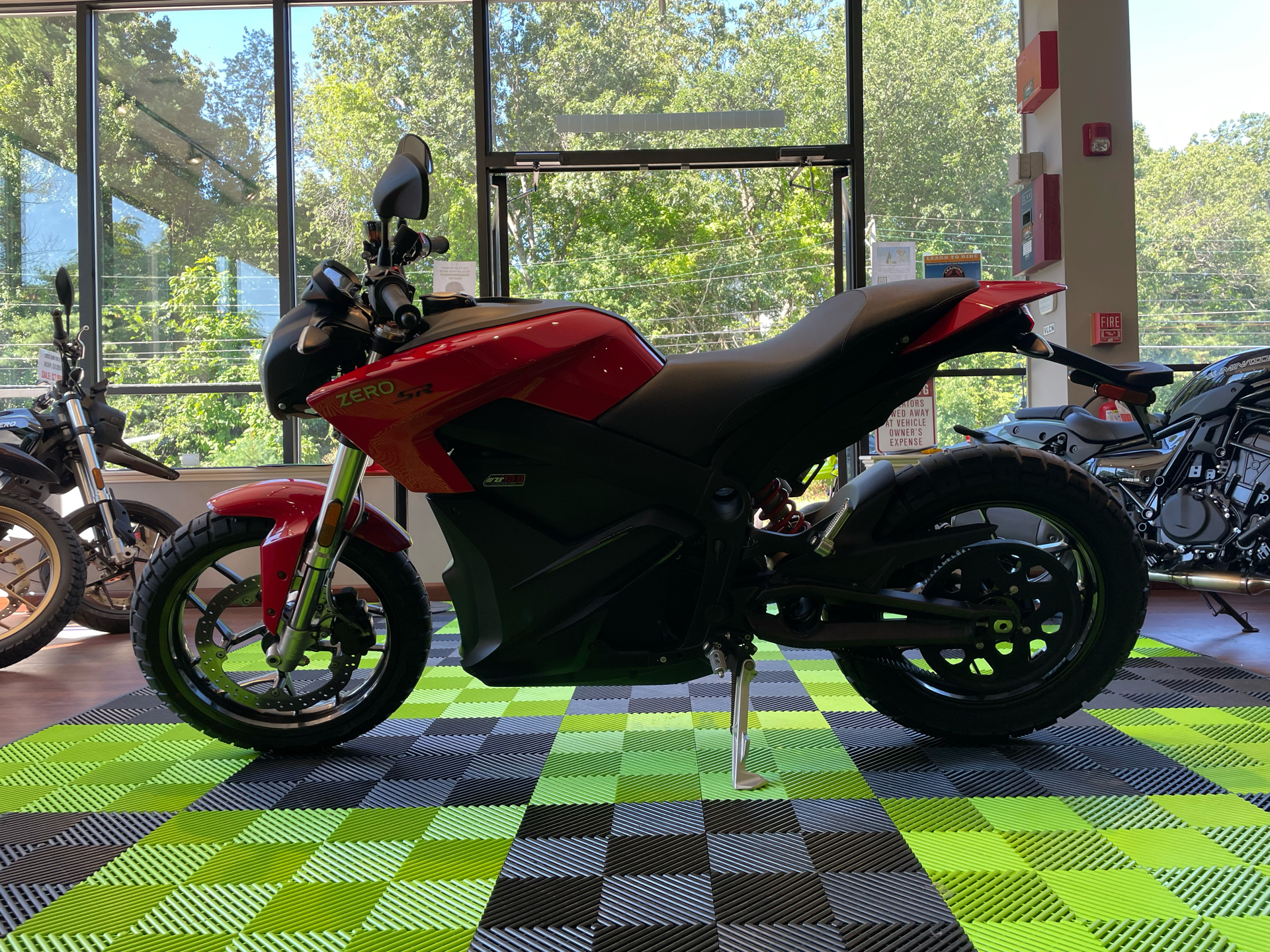 2017 Zero Motorcycles SR ZF13.0 in Tyngsboro, Massachusetts - Photo 6
