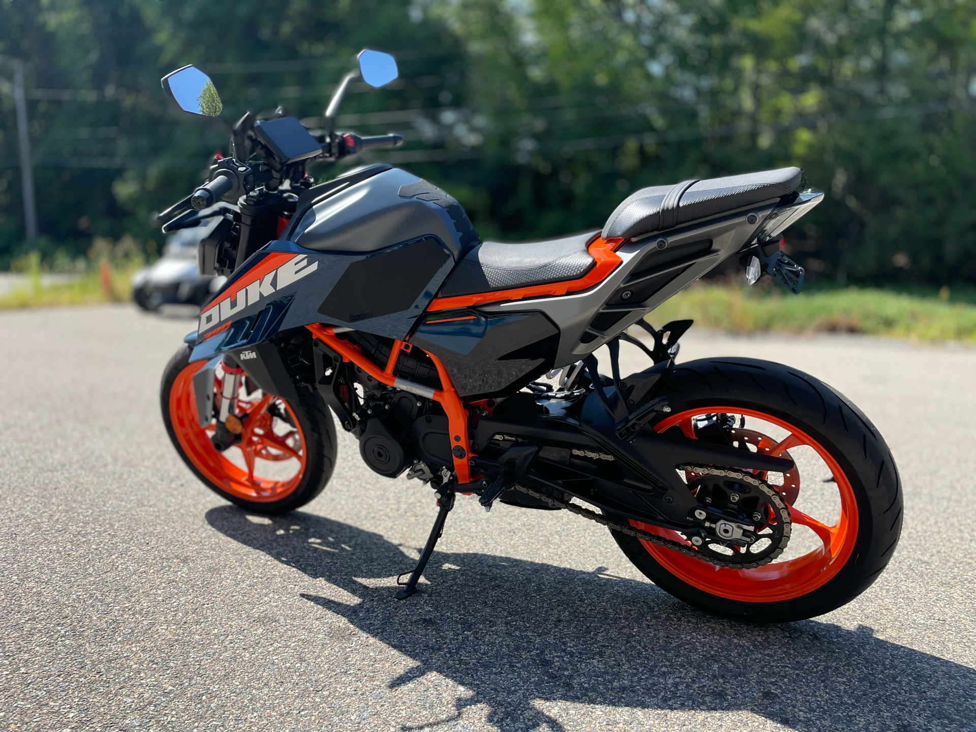 2024 KTM 390 Duke in Tyngsboro, Massachusetts - Photo 8