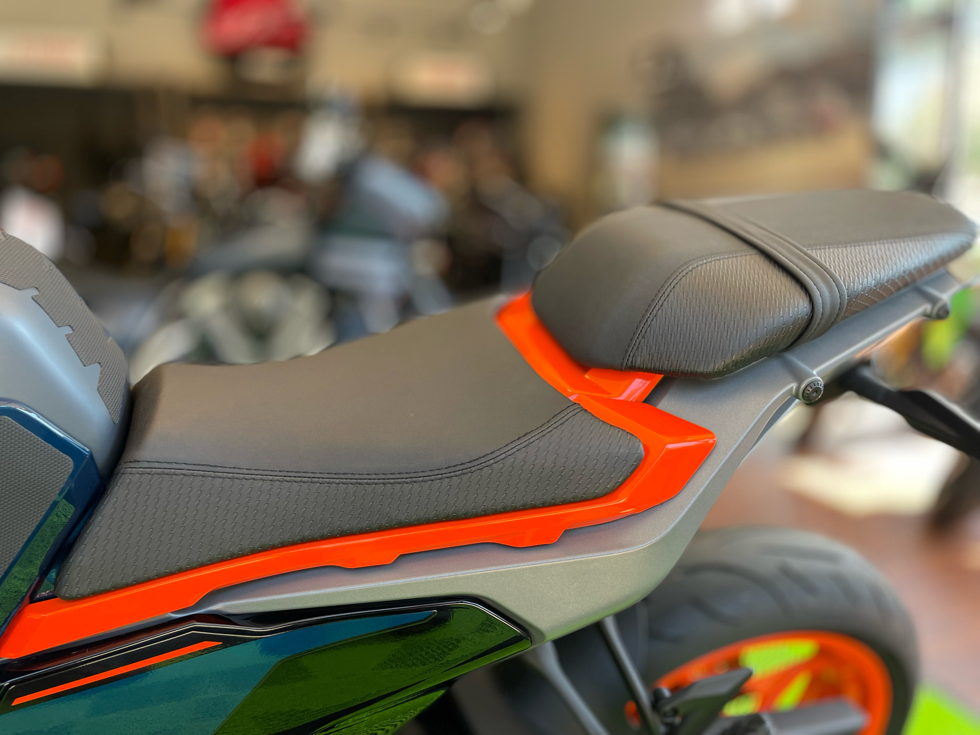 2024 KTM 390 Duke in Tyngsboro, Massachusetts - Photo 10