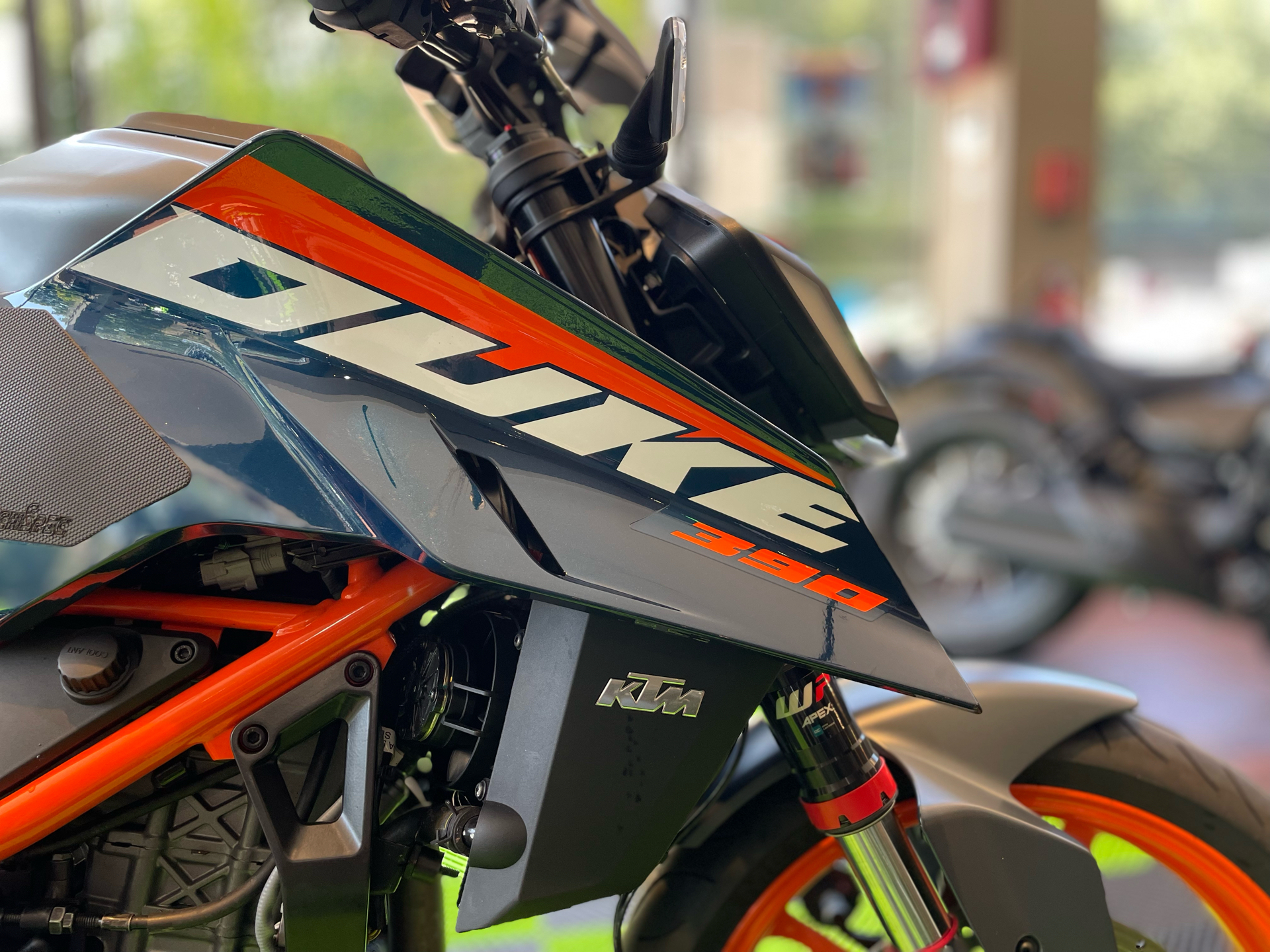 2024 KTM 390 Duke in Tyngsboro, Massachusetts - Photo 12