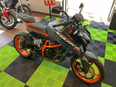 2024 KTM 390 Duke in Tyngsboro, Massachusetts - Photo 19