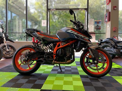2024 KTM 390 Duke in Tyngsboro, Massachusetts