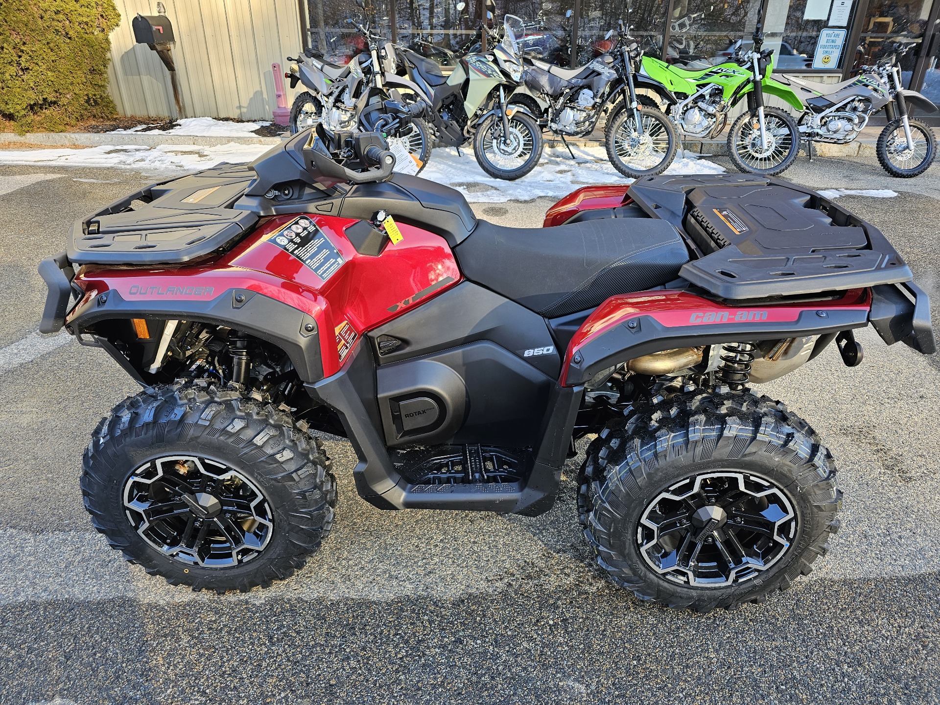 2025 Can-Am Outlander XT 850 in Tyngsboro, Massachusetts - Photo 3