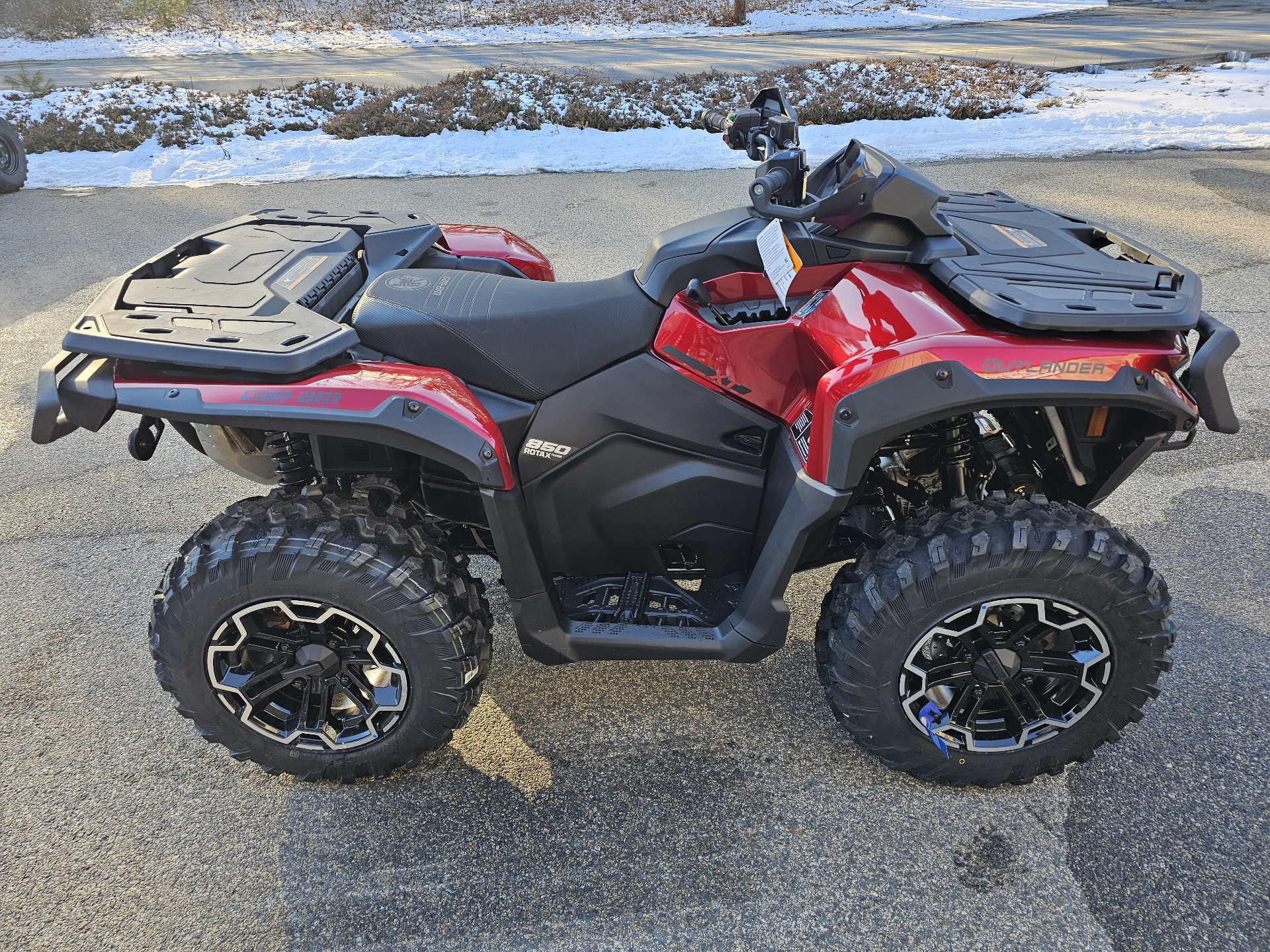 2025 Can-Am Outlander XT 850 in Tyngsboro, Massachusetts - Photo 9