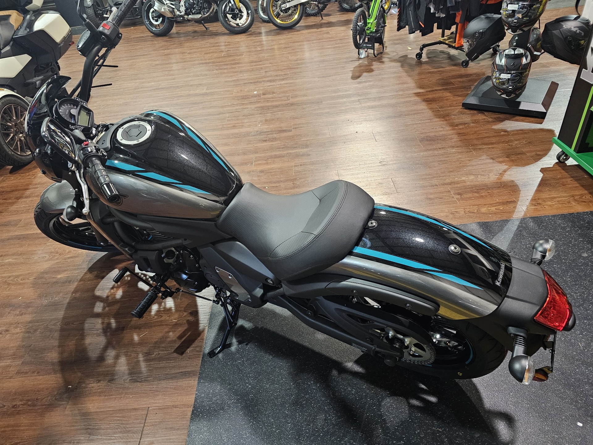 2025 Kawasaki Vulcan S Cafe ABS in Tyngsboro, Massachusetts - Photo 7