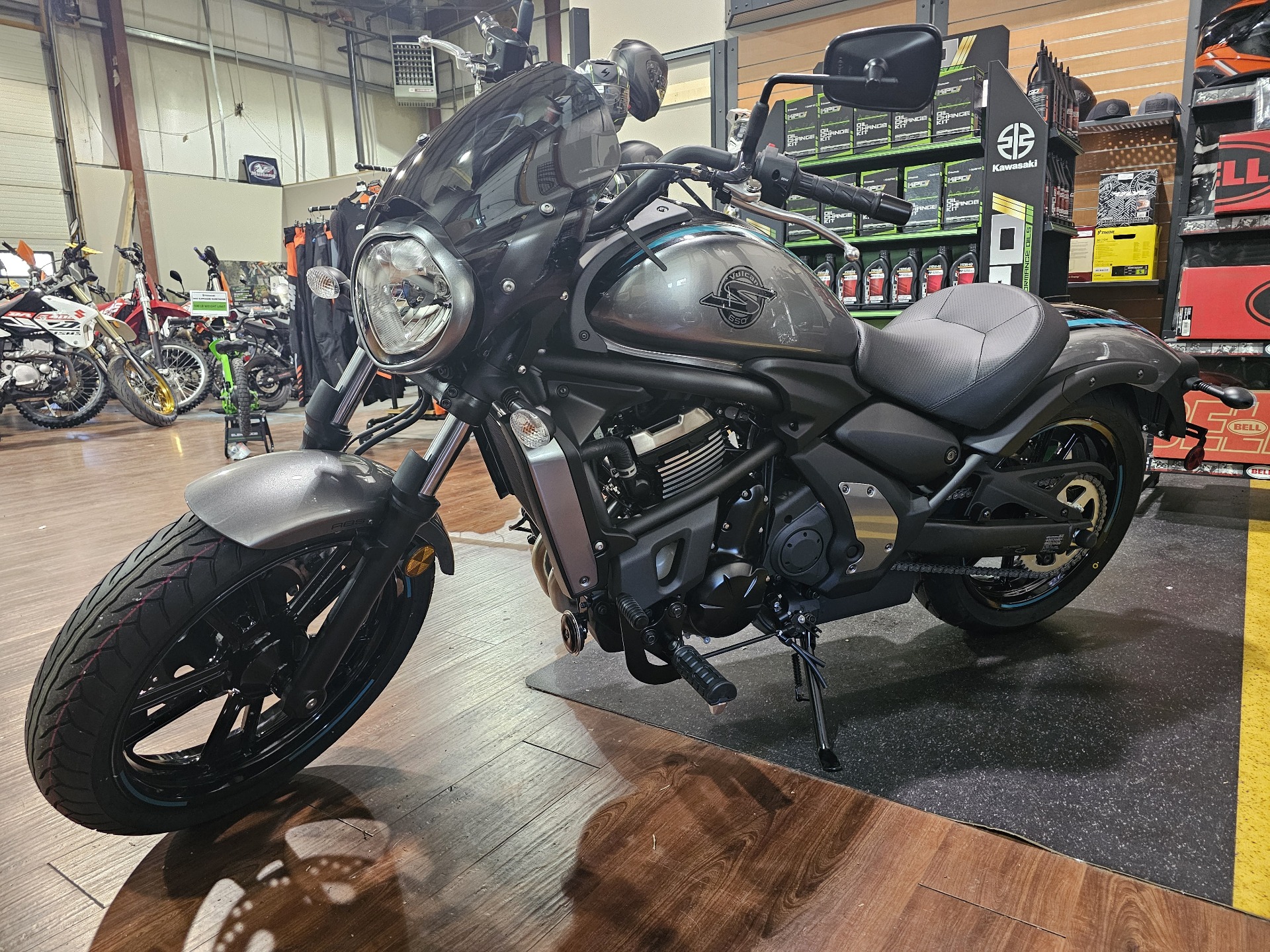 2025 Kawasaki Vulcan S Cafe ABS in Tyngsboro, Massachusetts - Photo 8