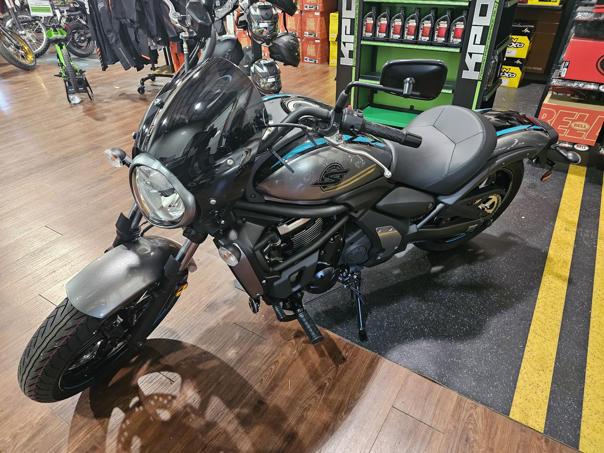 2025 Kawasaki Vulcan S Cafe ABS in Tyngsboro, Massachusetts - Photo 9