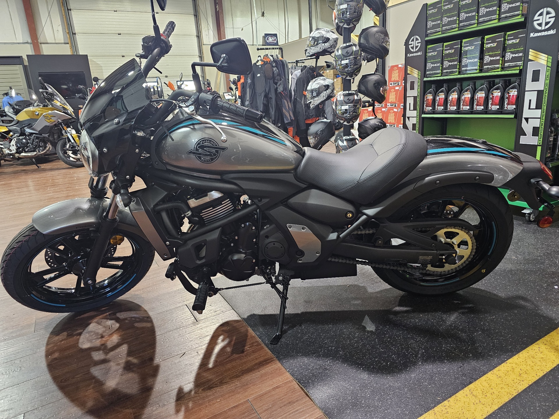 2025 Kawasaki Vulcan S Cafe ABS in Tyngsboro, Massachusetts - Photo 5