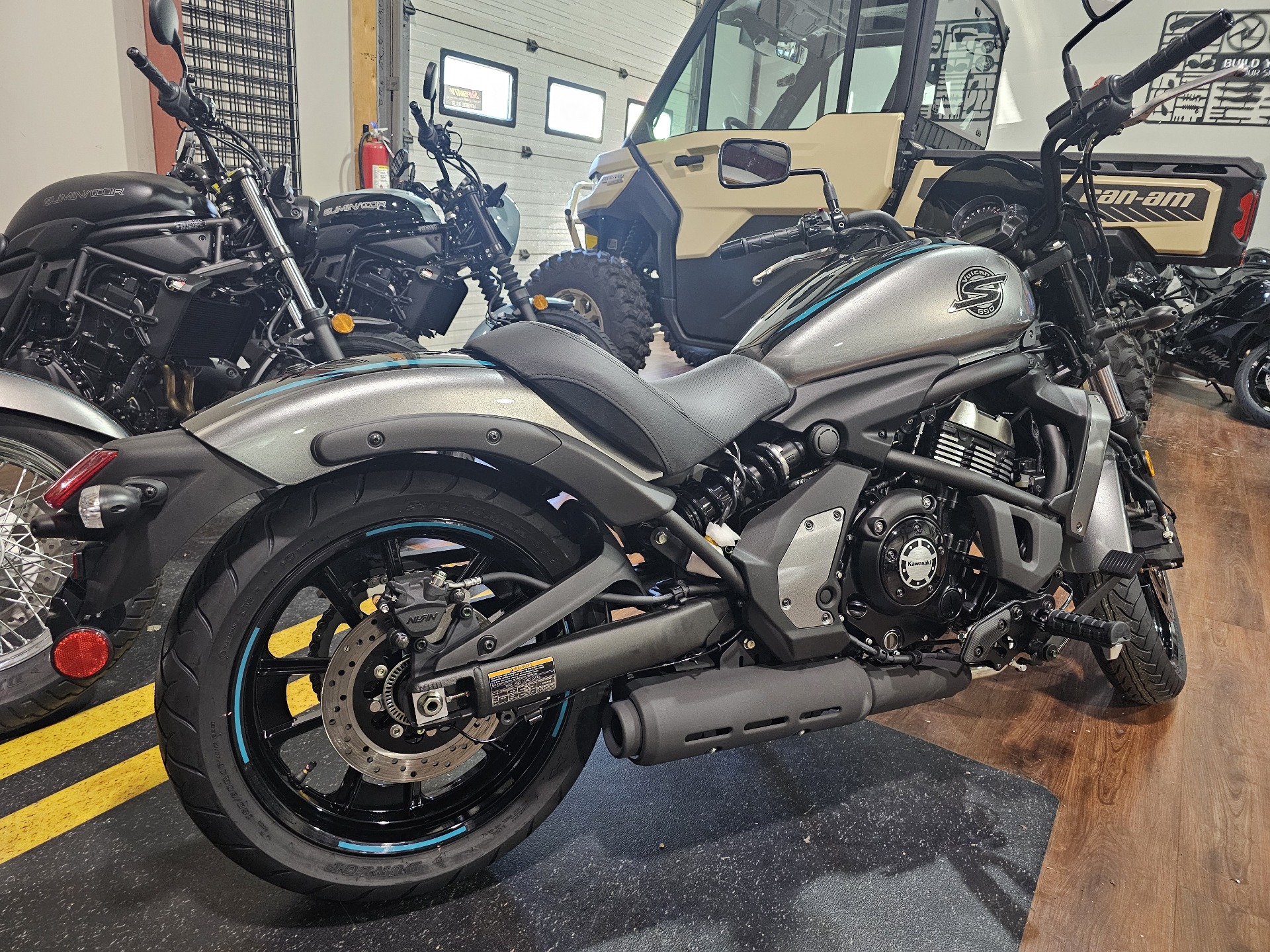 2025 Kawasaki Vulcan S Cafe ABS in Tyngsboro, Massachusetts - Photo 4