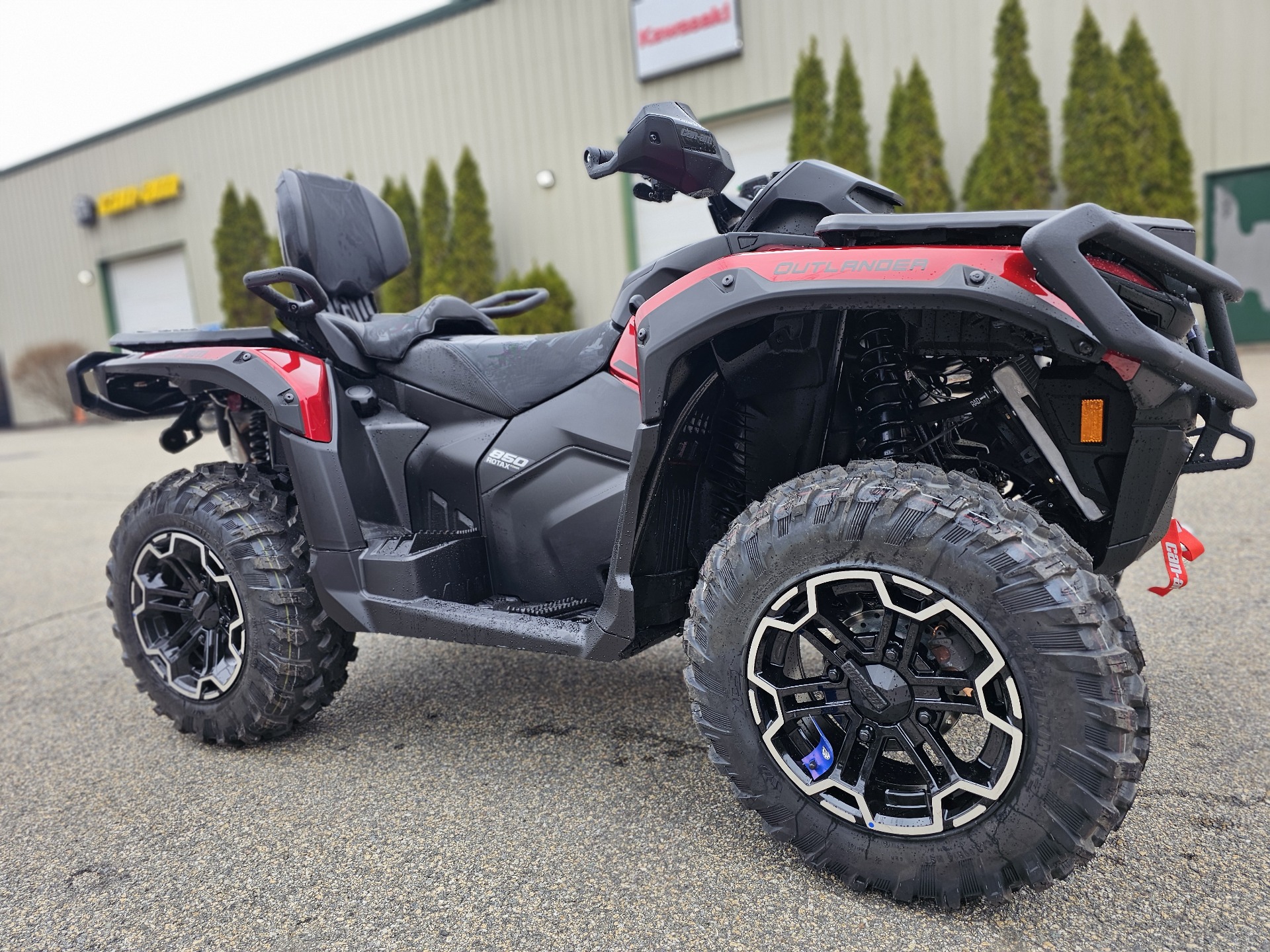2025 Can-Am Outlander MAX XT 850 in Tyngsboro, Massachusetts - Photo 4