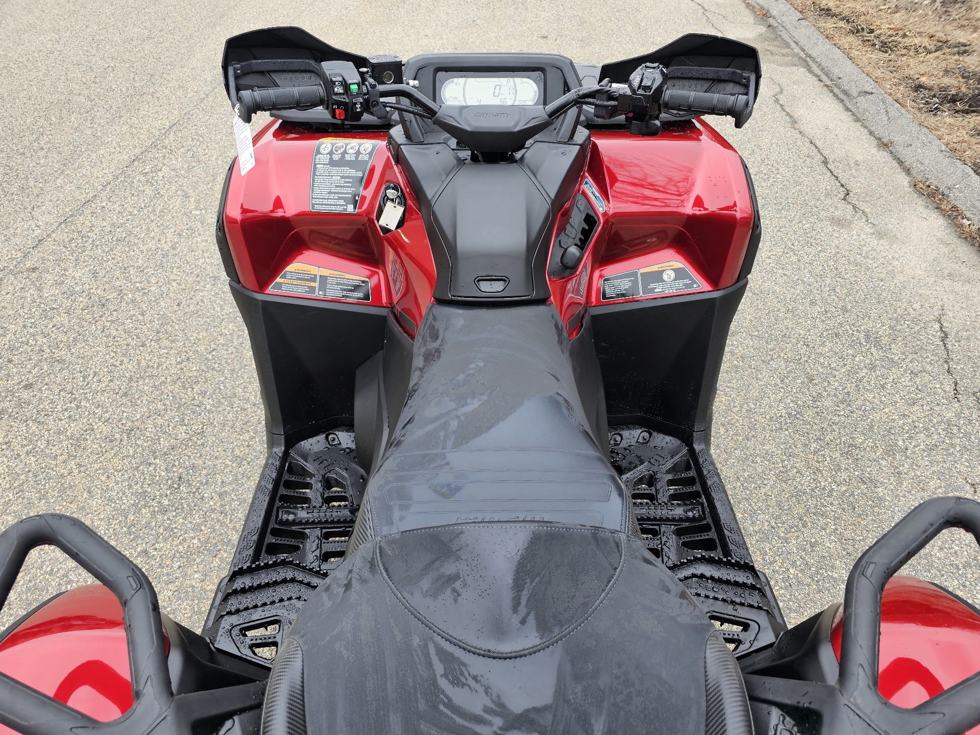 2025 Can-Am Outlander MAX XT 850 in Tyngsboro, Massachusetts - Photo 8