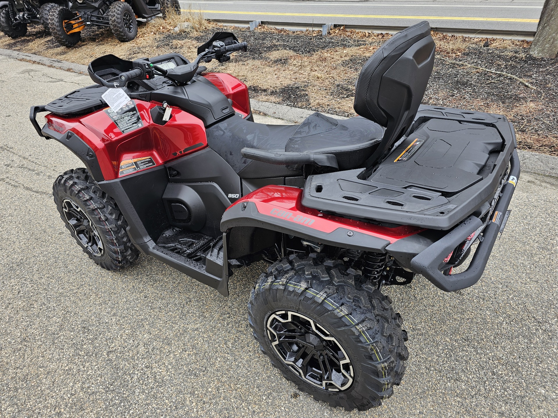 2025 Can-Am Outlander MAX XT 850 in Tyngsboro, Massachusetts - Photo 10