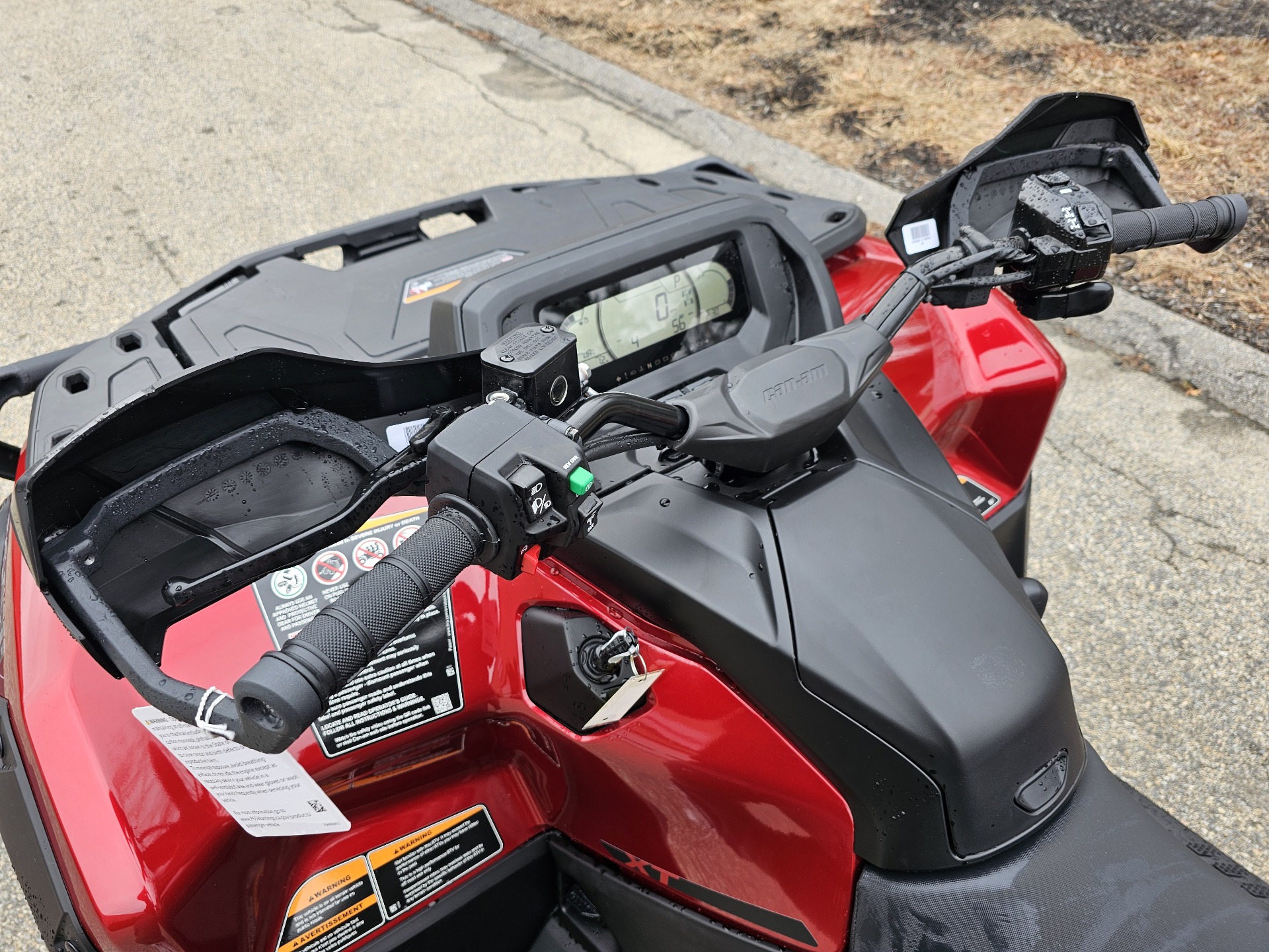 2025 Can-Am Outlander MAX XT 850 in Tyngsboro, Massachusetts - Photo 16