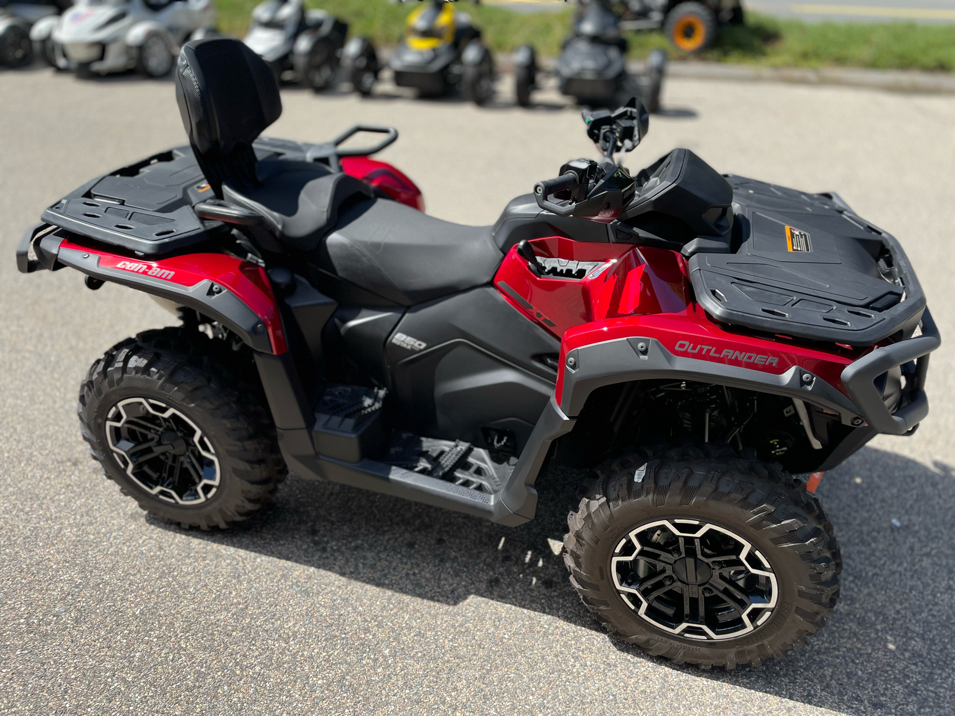 2025 Can-Am Outlander MAX XT 850 in Tyngsboro, Massachusetts - Photo 7