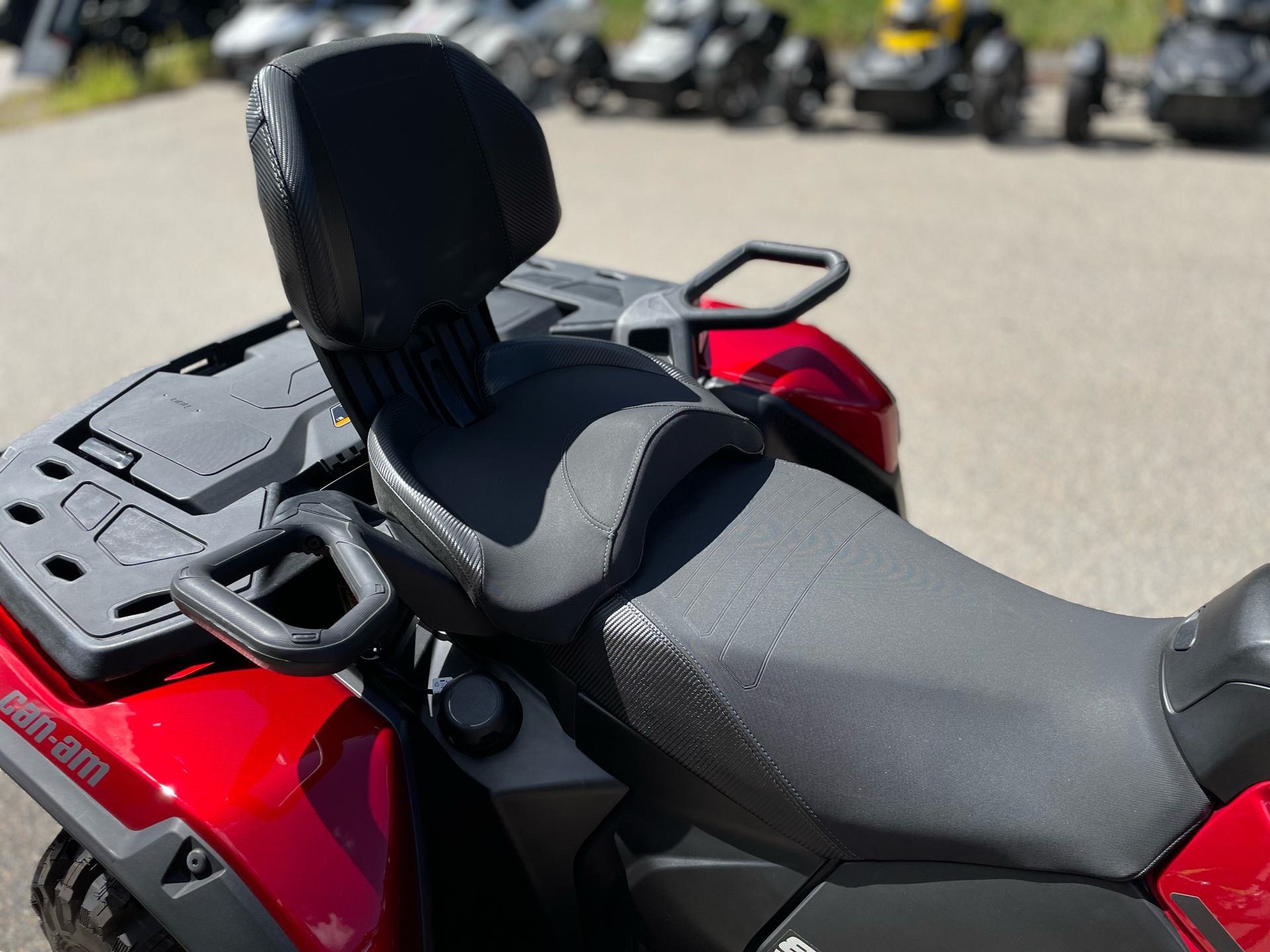2025 Can-Am Outlander MAX XT 850 in Tyngsboro, Massachusetts - Photo 9