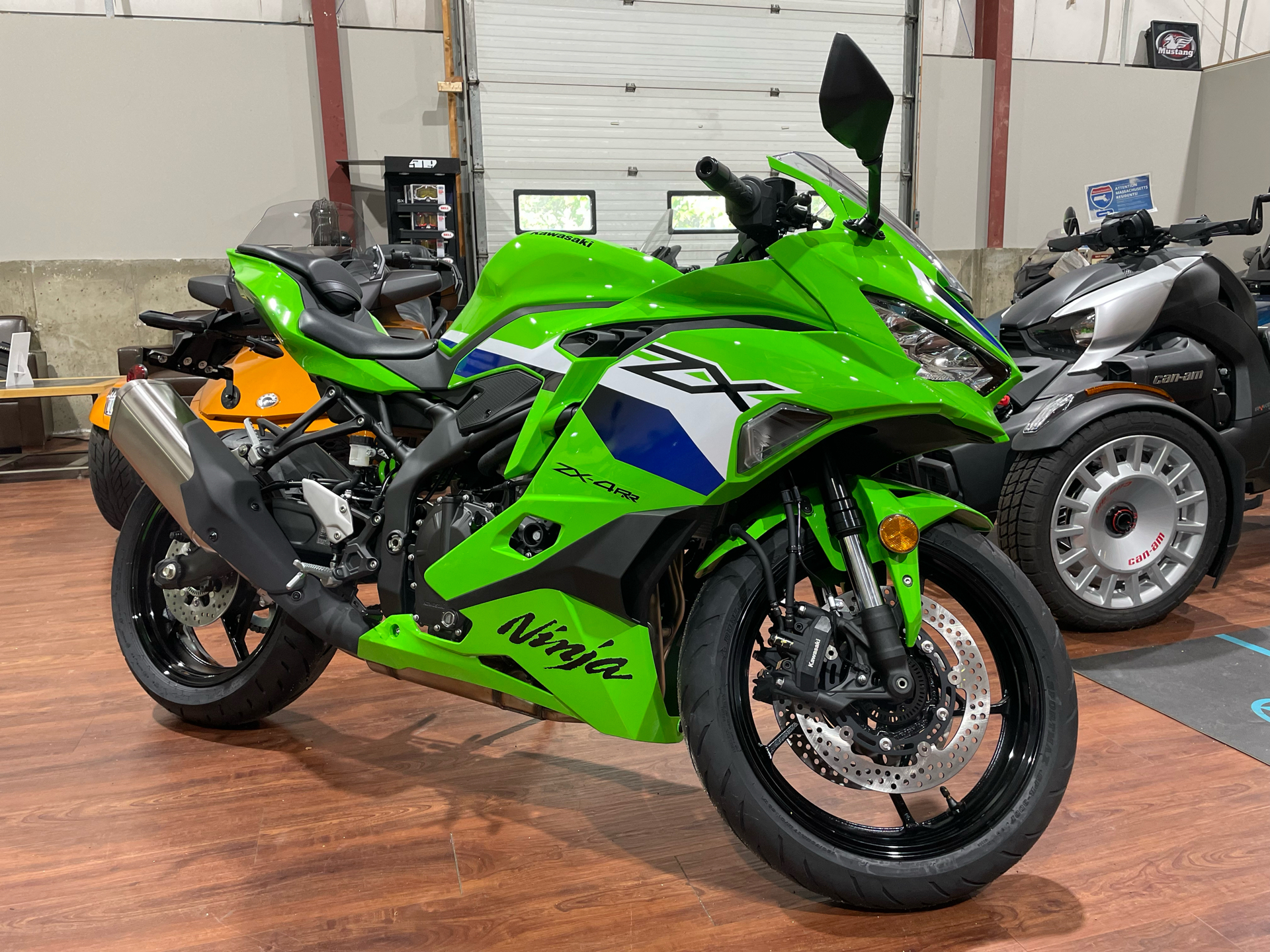 2026 Kawasaki Ninja ZX-4RR ABS in Tyngsboro, Massachusetts - Photo 8