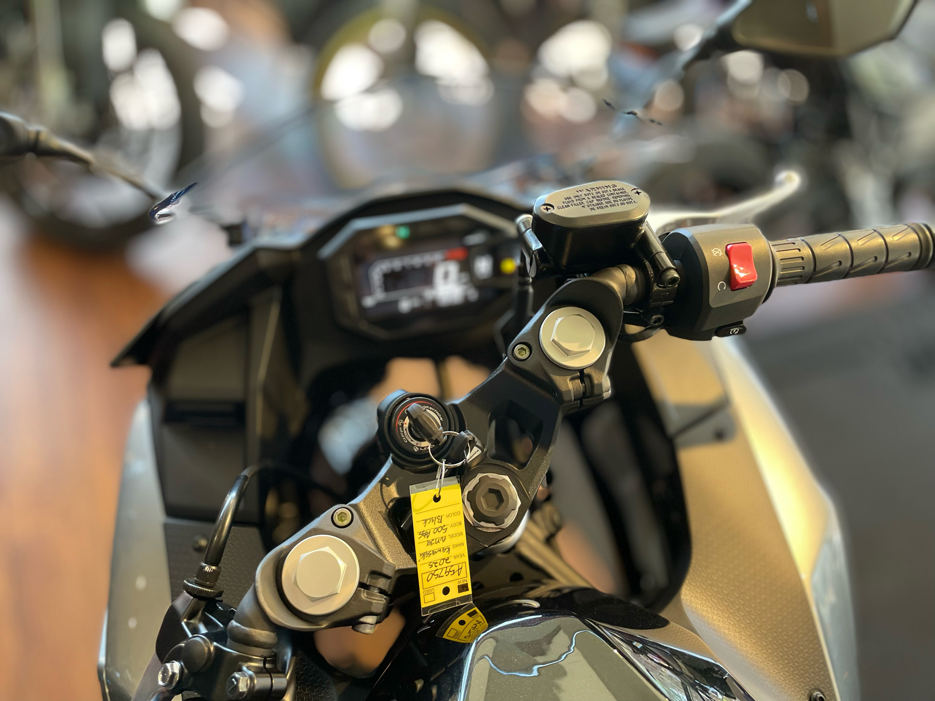 2025 Kawasaki Ninja 500 ABS in Tyngsboro, Massachusetts - Photo 6