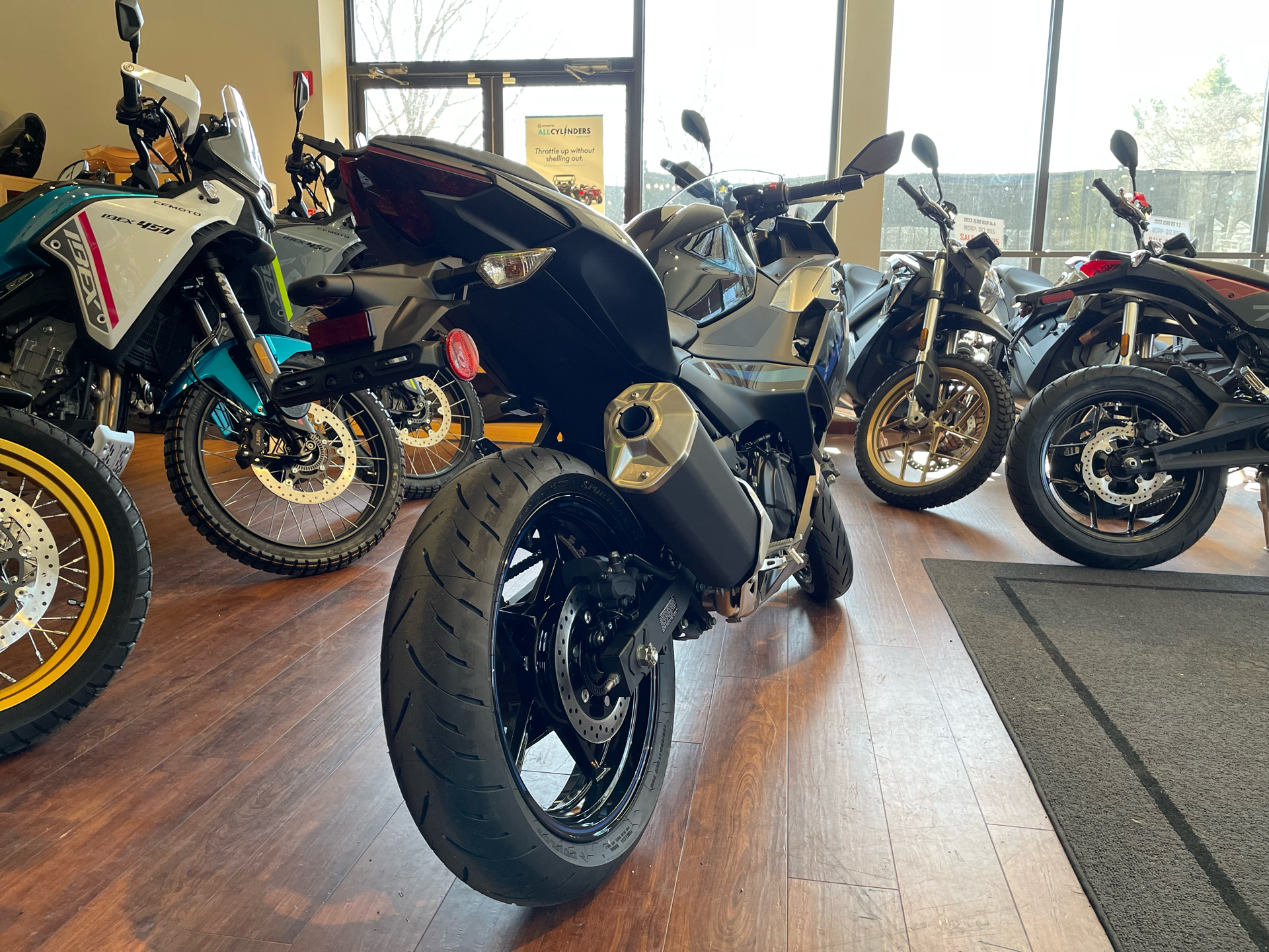 2025 Kawasaki Ninja 500 ABS in Tyngsboro, Massachusetts - Photo 11