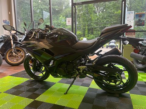 2025 Kawasaki Ninja 500 ABS in Tyngsboro, Massachusetts - Photo 6