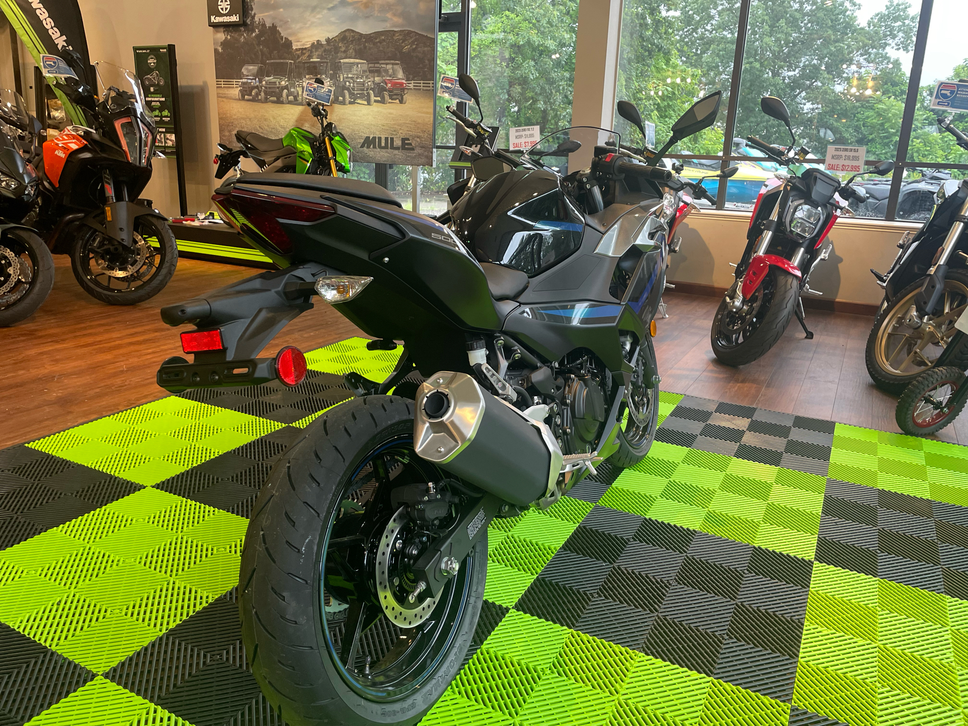2025 Kawasaki Ninja 500 ABS in Tyngsboro, Massachusetts - Photo 7